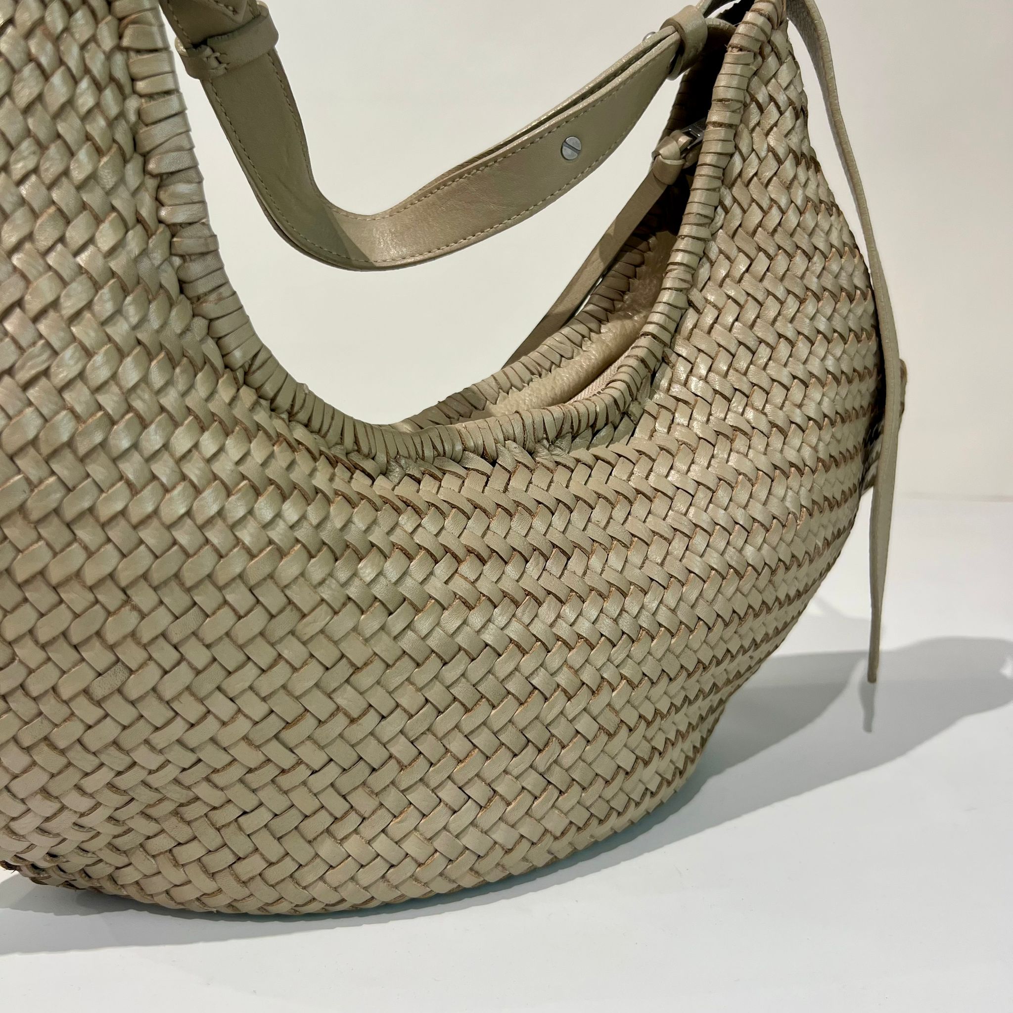 S6-1102 Borsa Intrecciata Sand 052