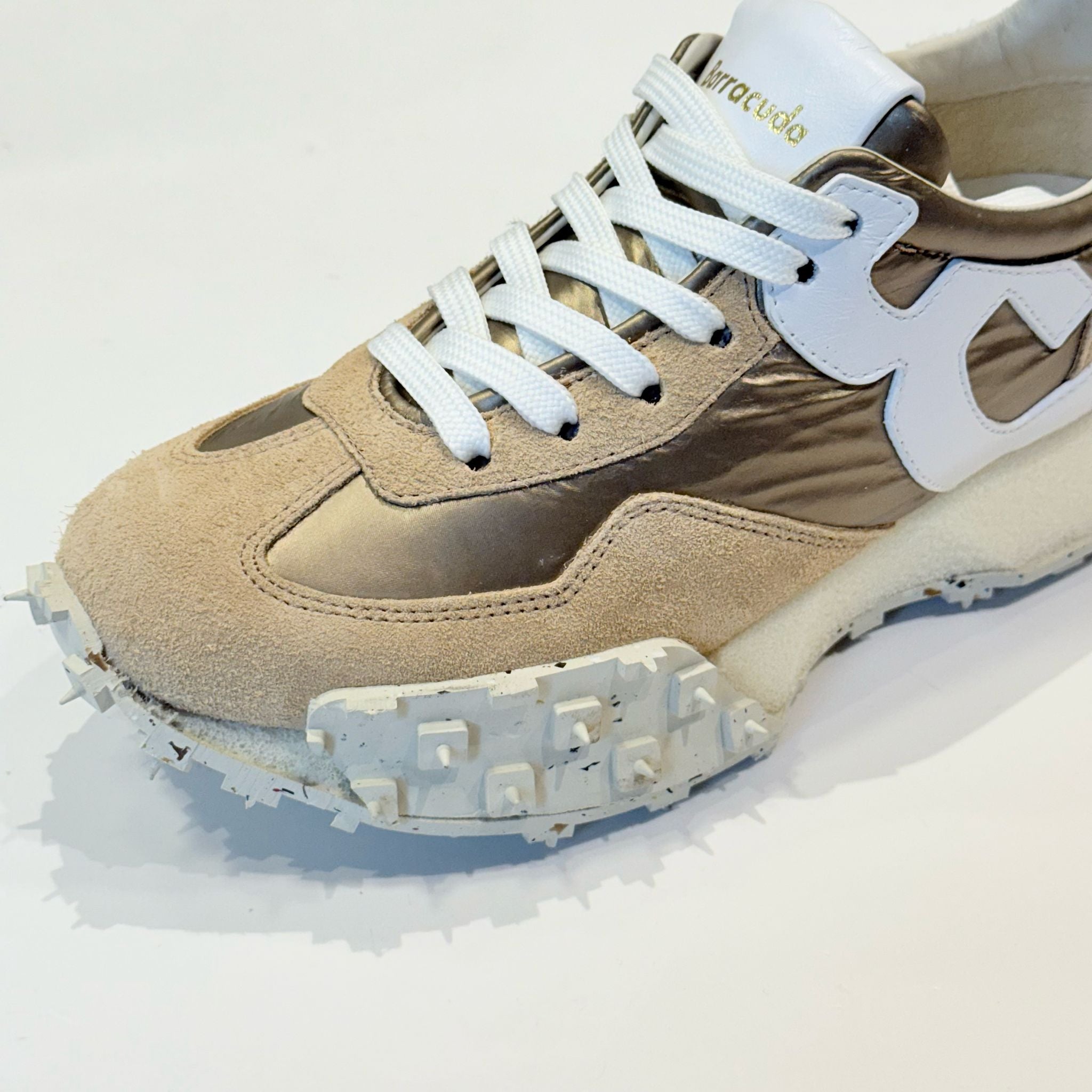 DS5-1435 IMPACT Running Champagne Woman