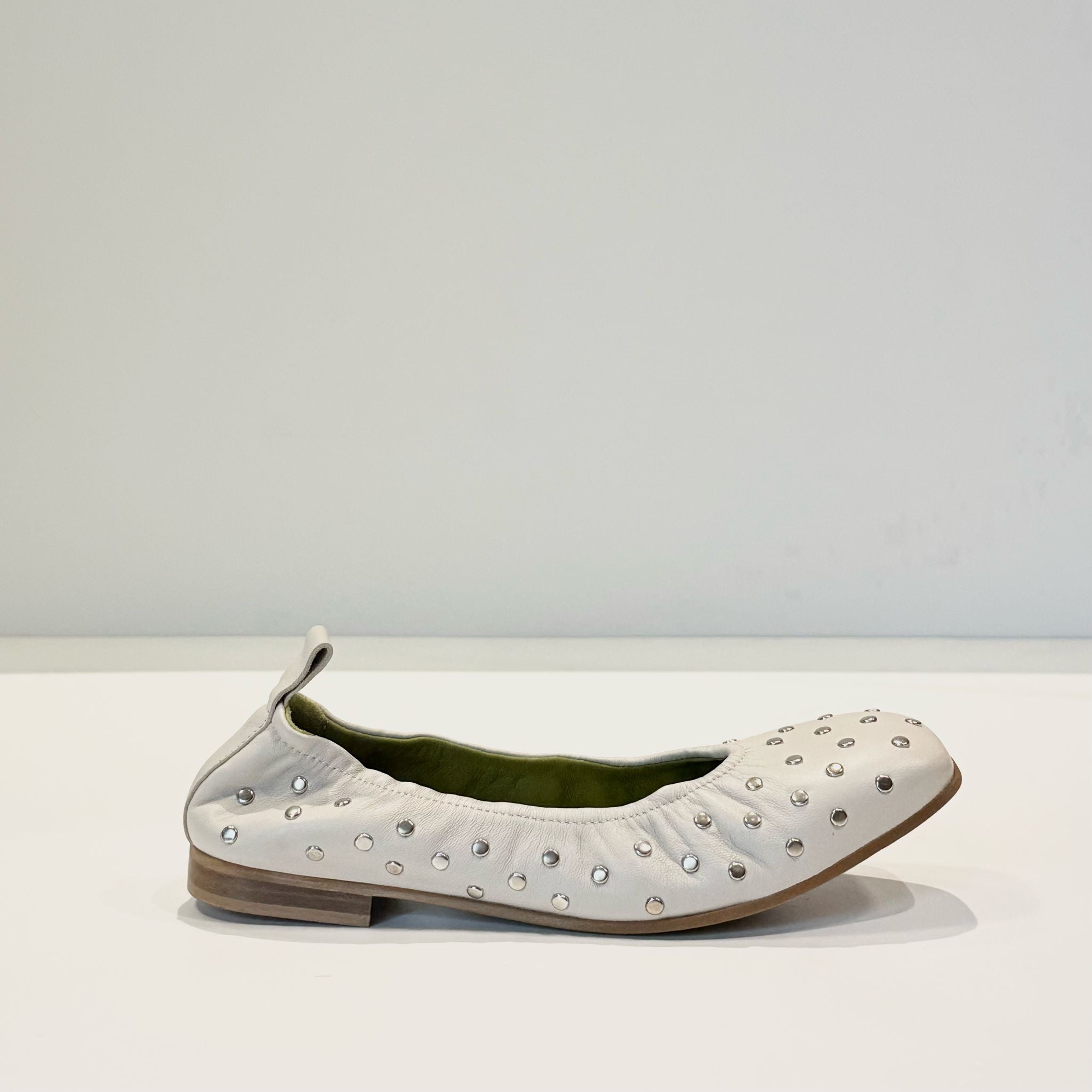 S5-9225 Ballerina Borchie Milk