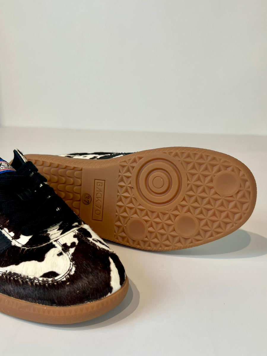 DW5-CLOUD COW Black/White 10