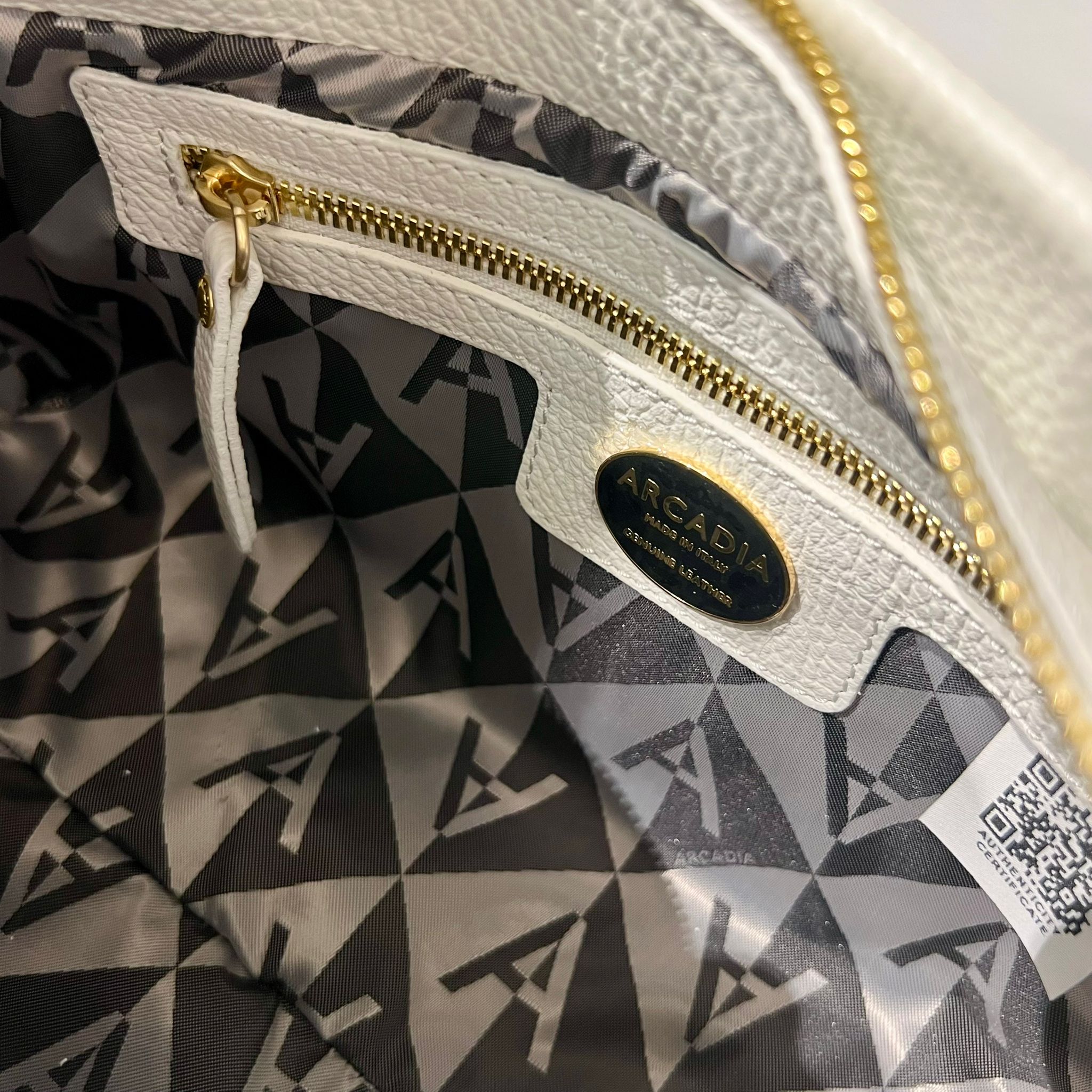 S6-9059 NYMERA HOBO Borsa Doll White