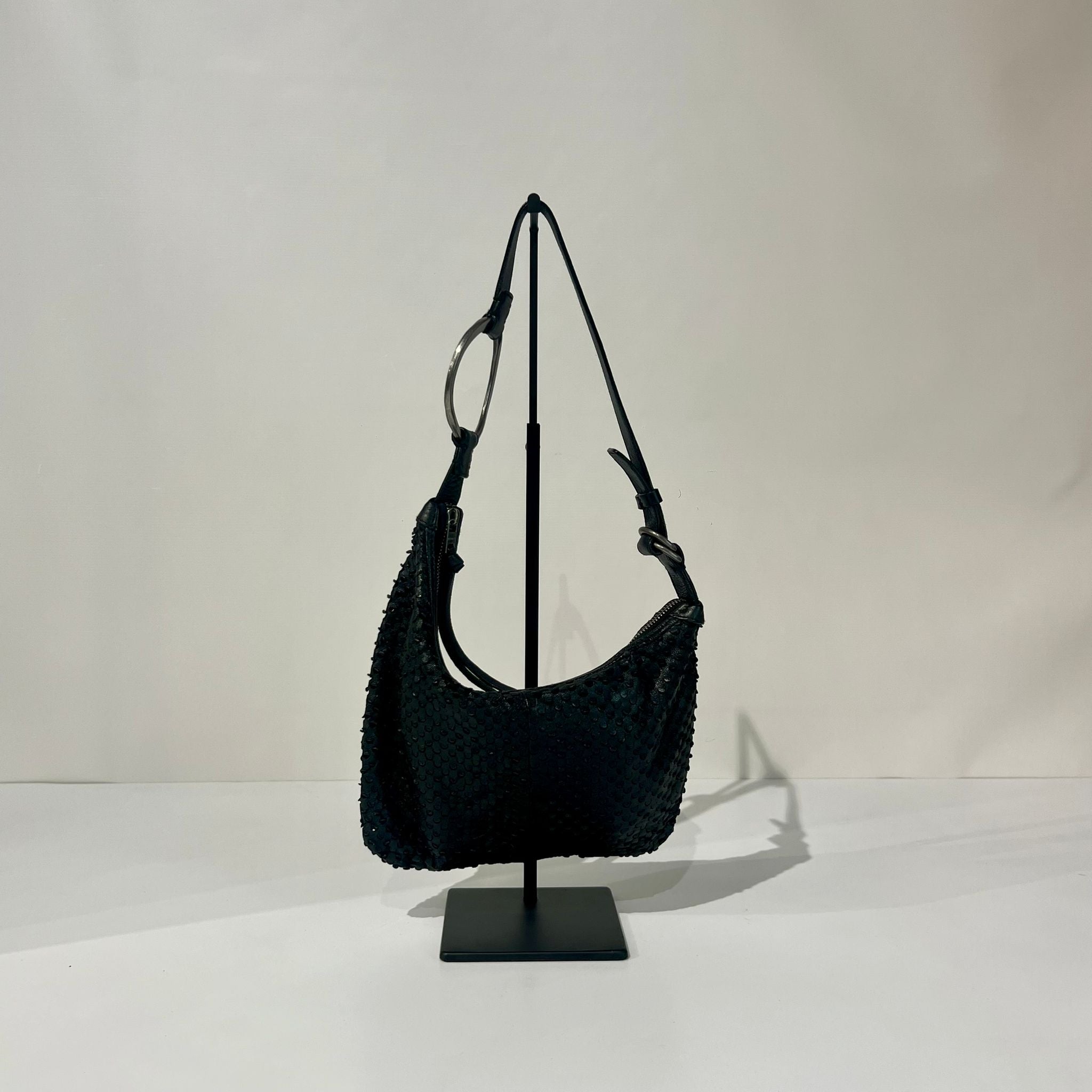 S6-1002 Borsa Tracolla Piatta Laserata Black 047