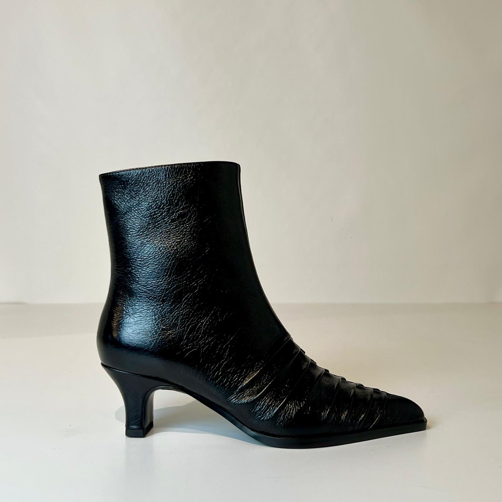 W5-90051 Tronchetto Zip Latex Nero