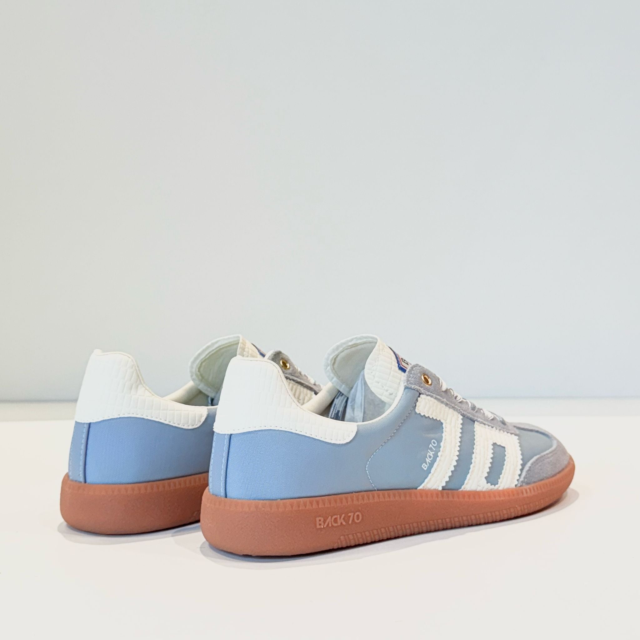 DS5-GHOST Suede Sky Woman