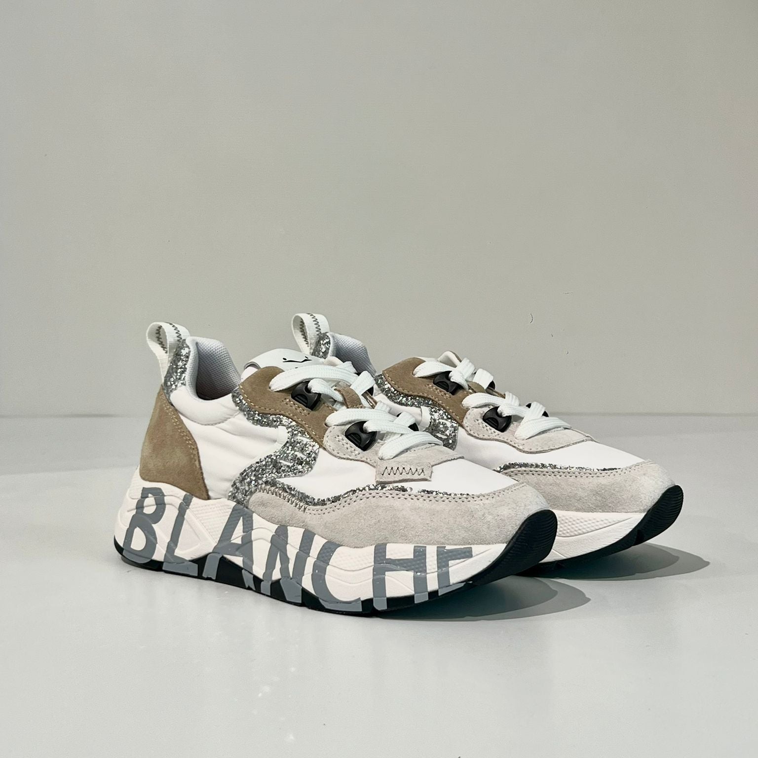 DS6-1N30 CLUB105 White/Silver/Light Beige Woman