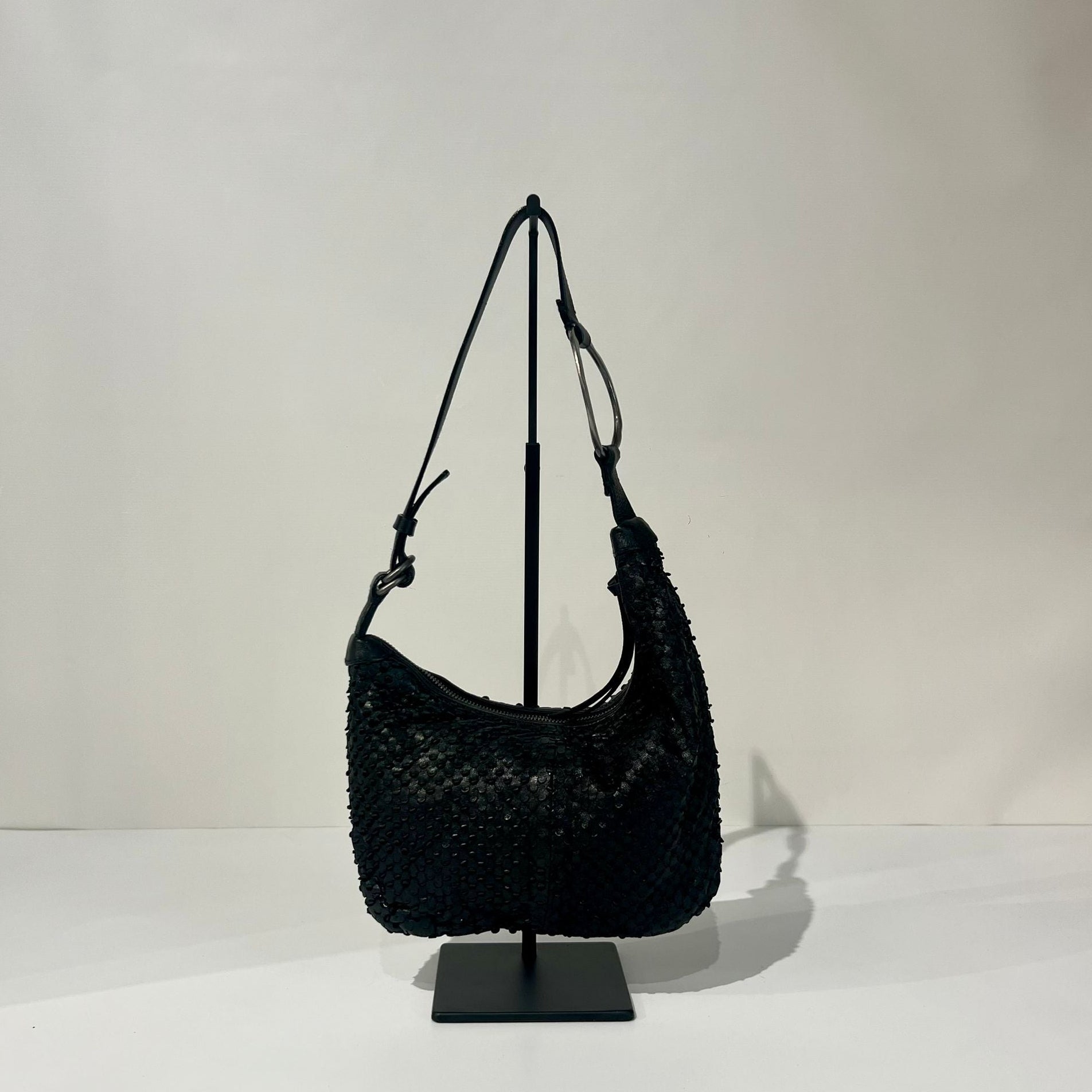 S6-1002 Borsa Tracolla Piatta Laserata Black 047