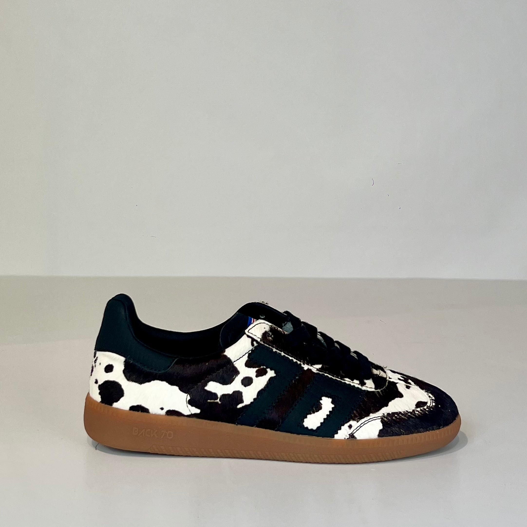 DW5-CLOUD COW Black/White 10