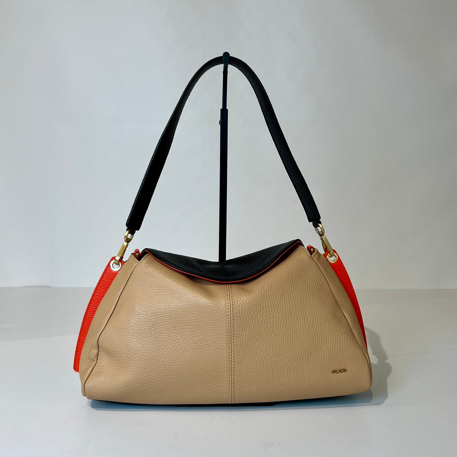 W5-7344 LIVIA Borsa Bicolore Doll Mandorla/Nero