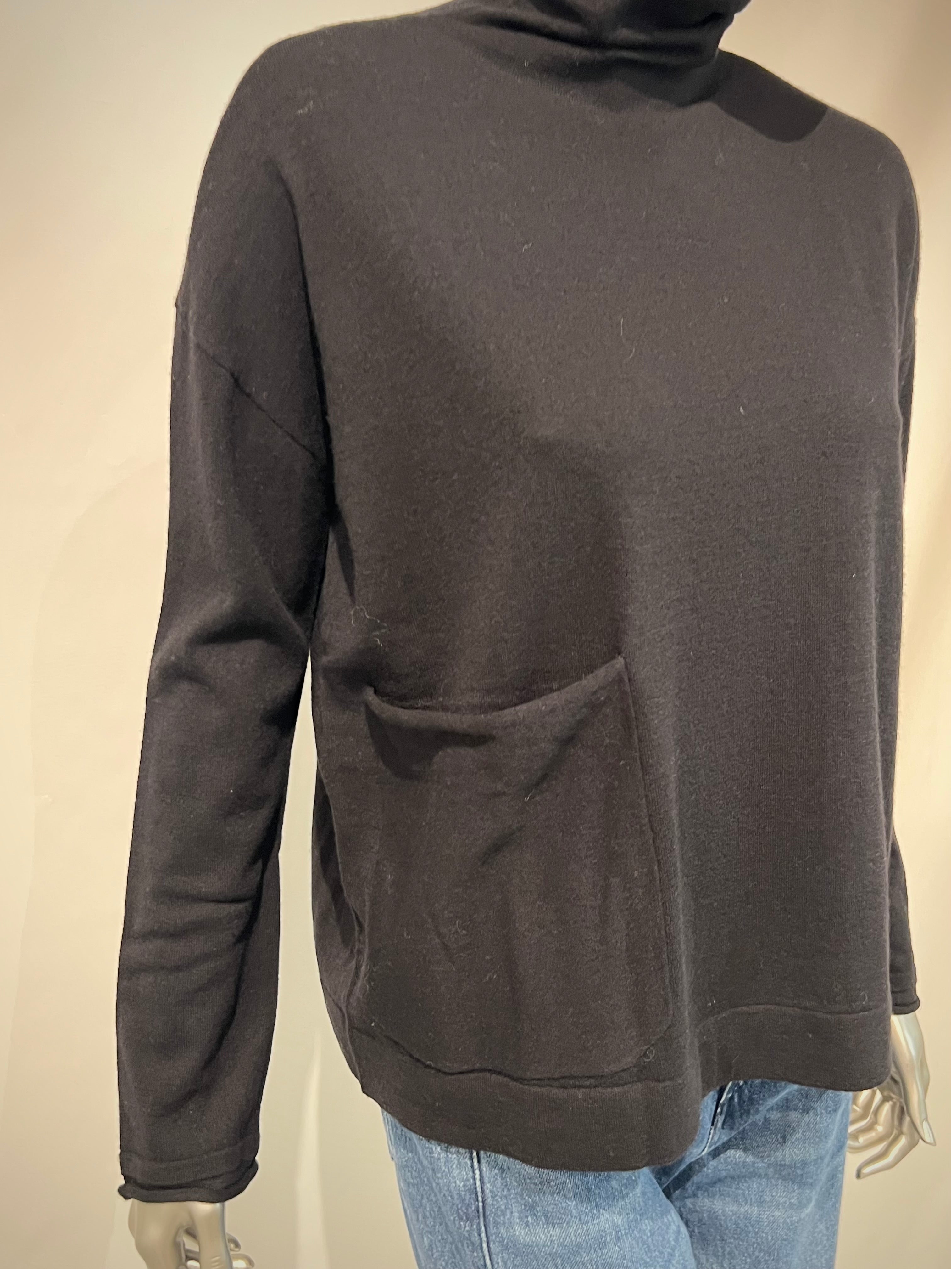 W5-53012 Maglia Dolcevita in Lana Nera