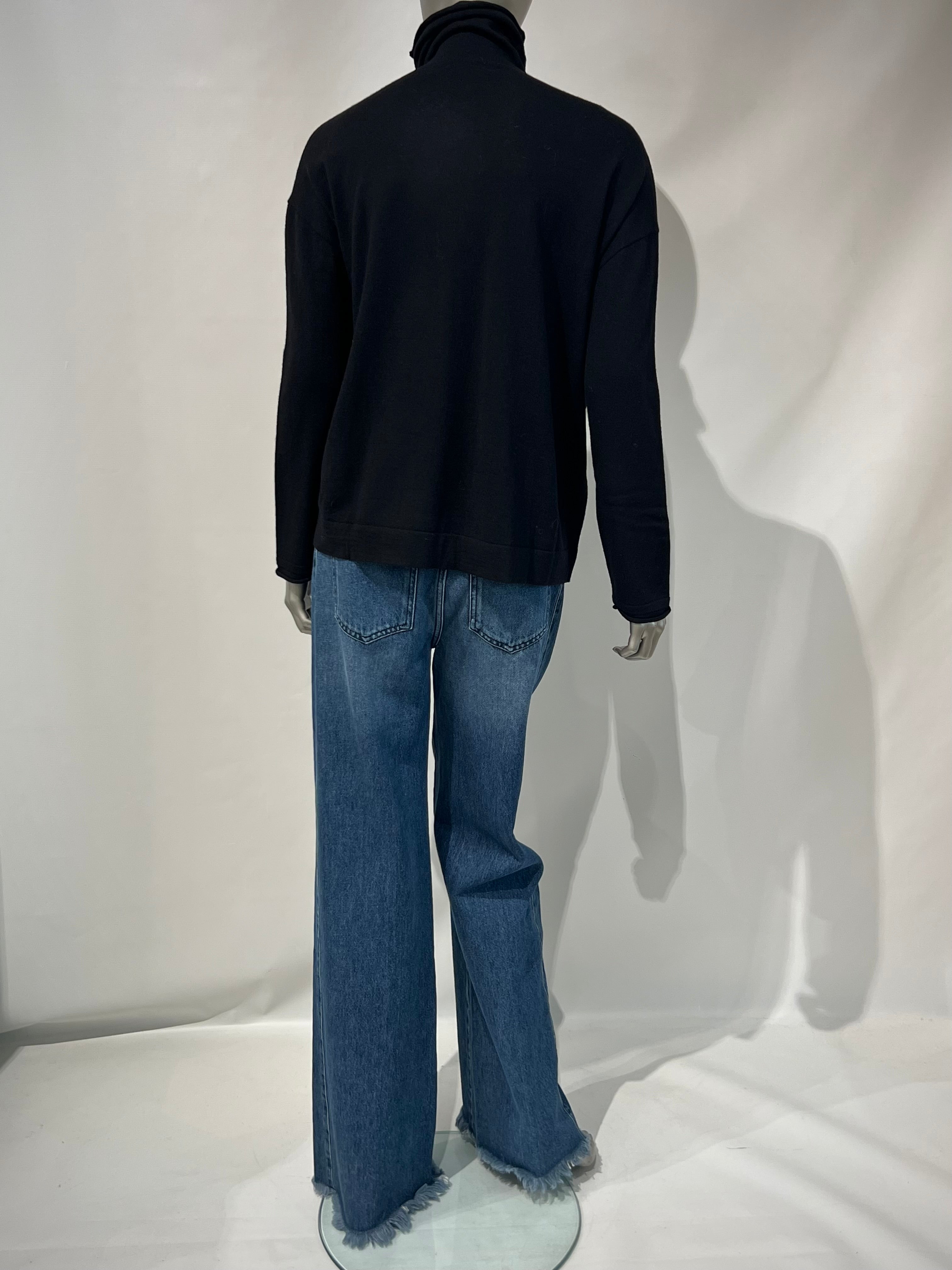 W5-53012 Maglia Dolcevita in Lana Nera