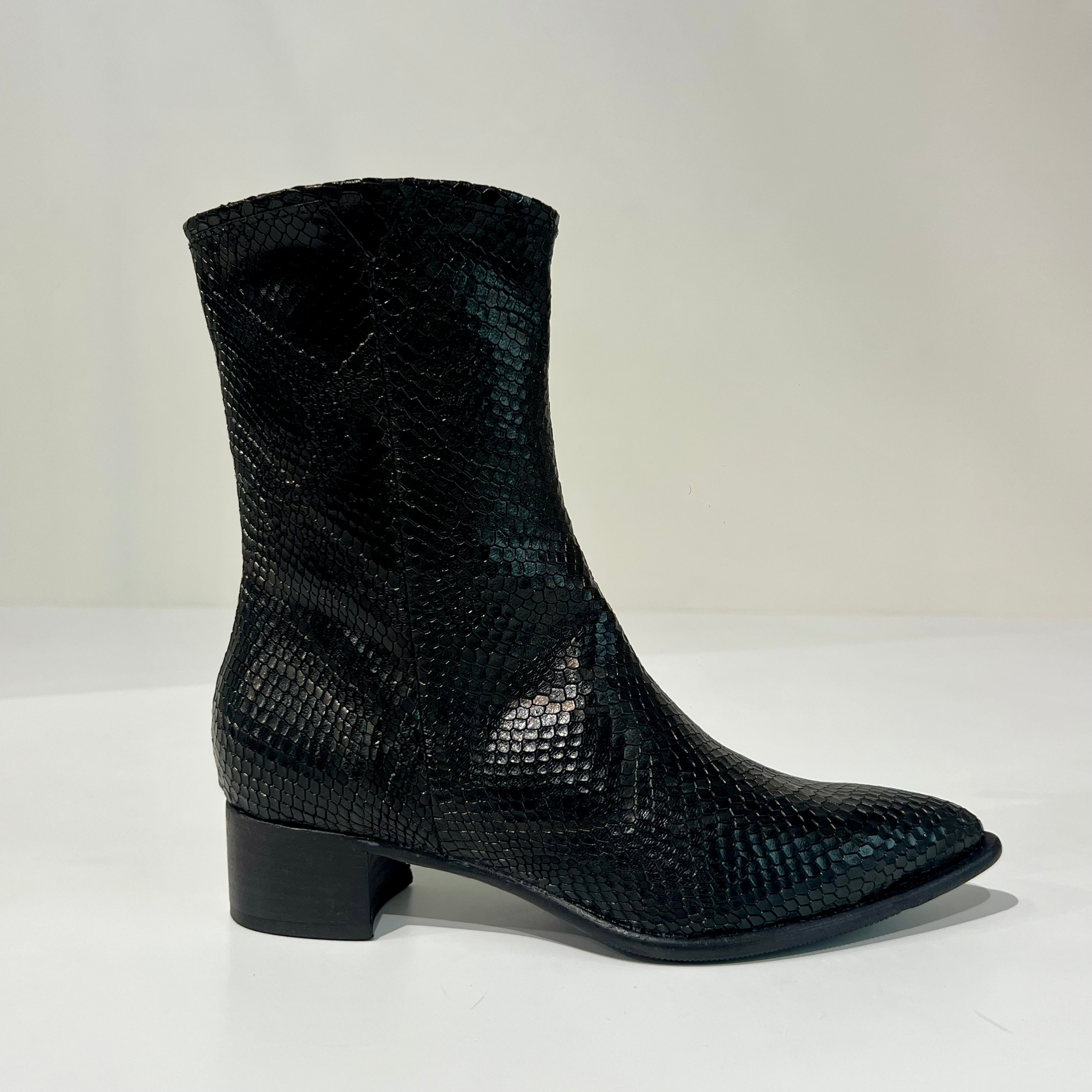 W6-RAYA07 Stivaletto Snake Nero Woman