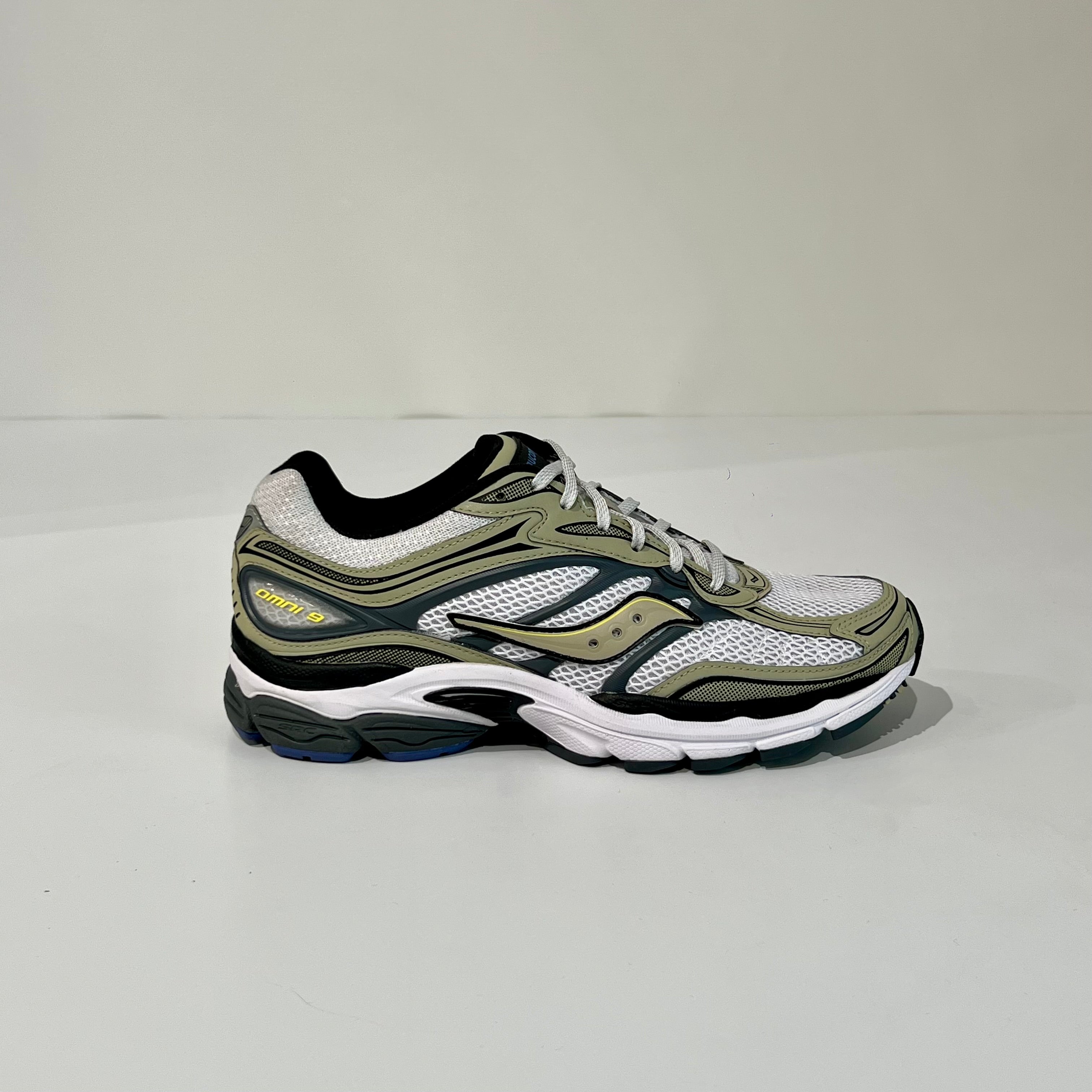 US5-70739-2 Sneaker ProGrid Omni 9 White/Gold Man