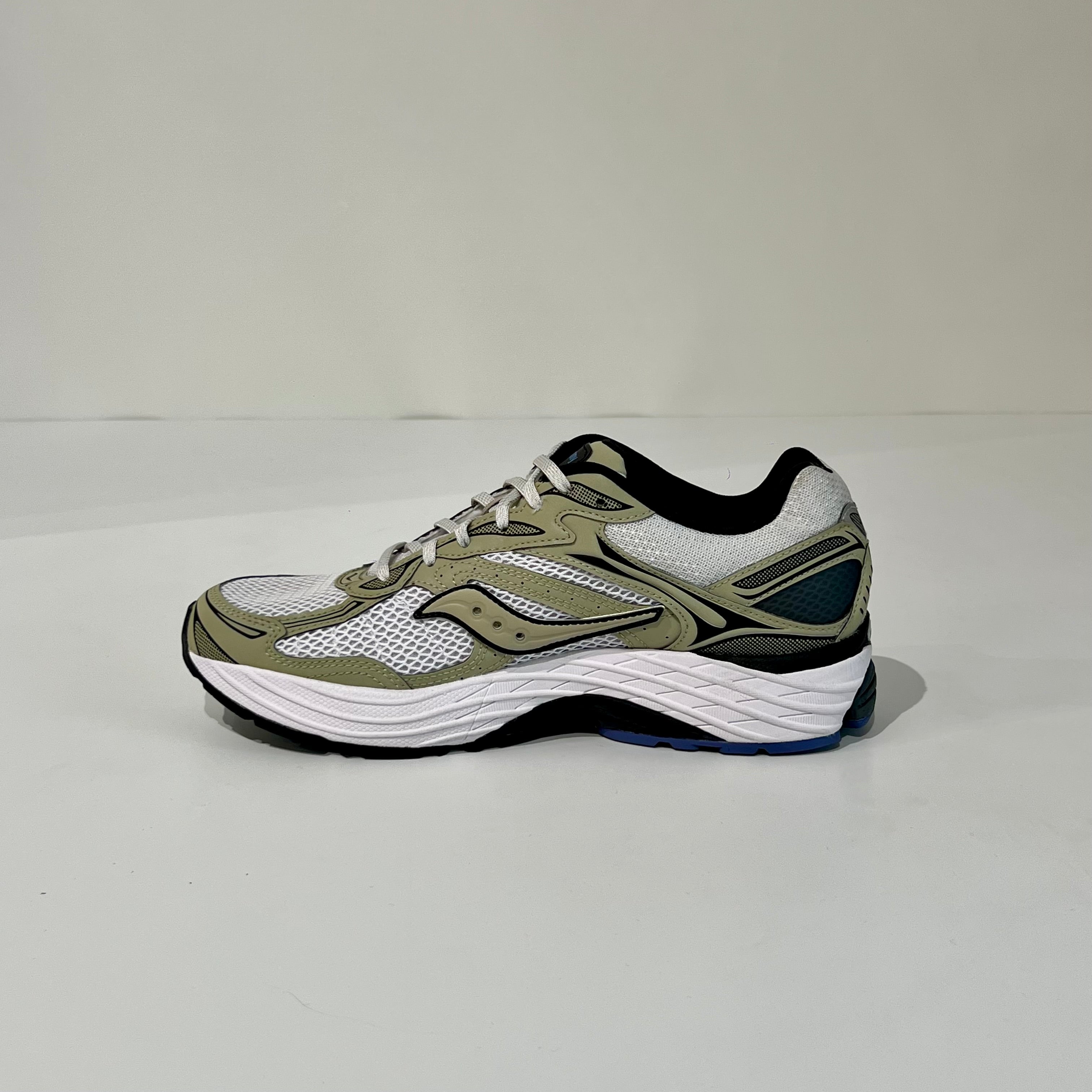 US5-70739-2 Sneaker ProGrid Omni 9 White/Gold Man