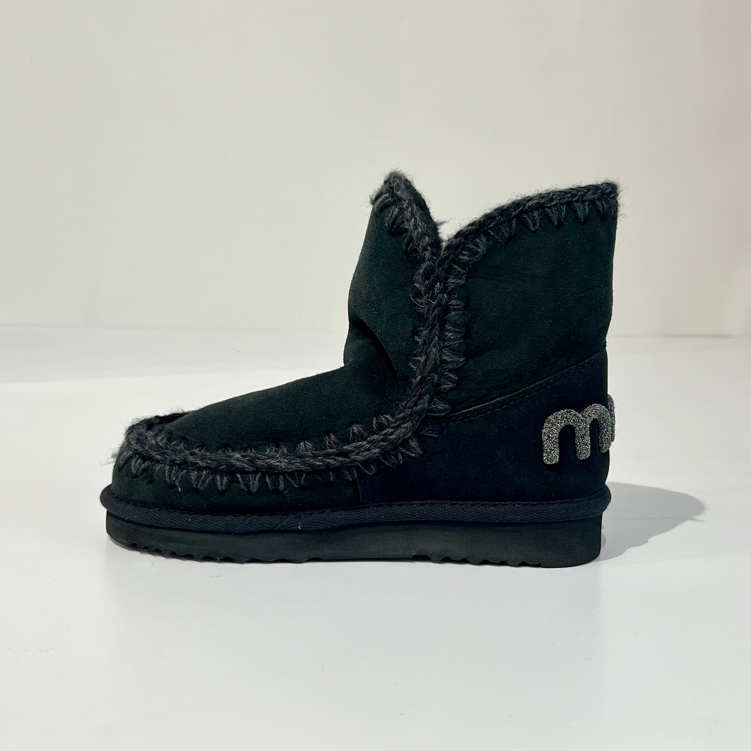 W4-Eskimo 18 Glitter Logo Black