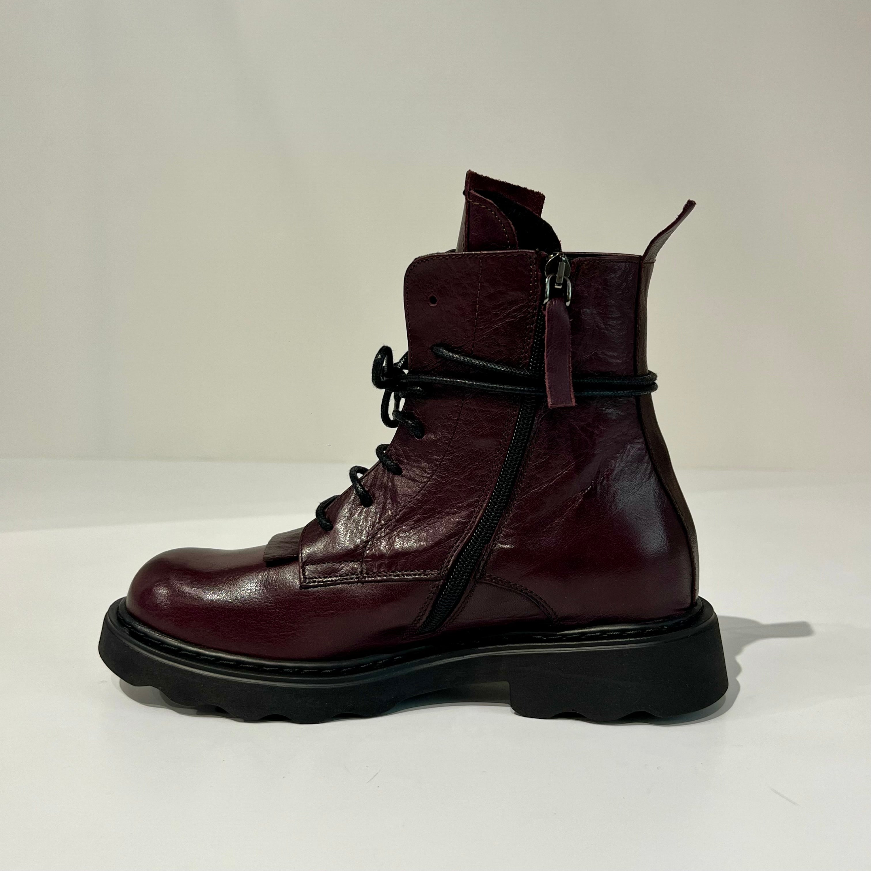 W6-LIVIA07 Anfibio Daytona Burgundy Woman