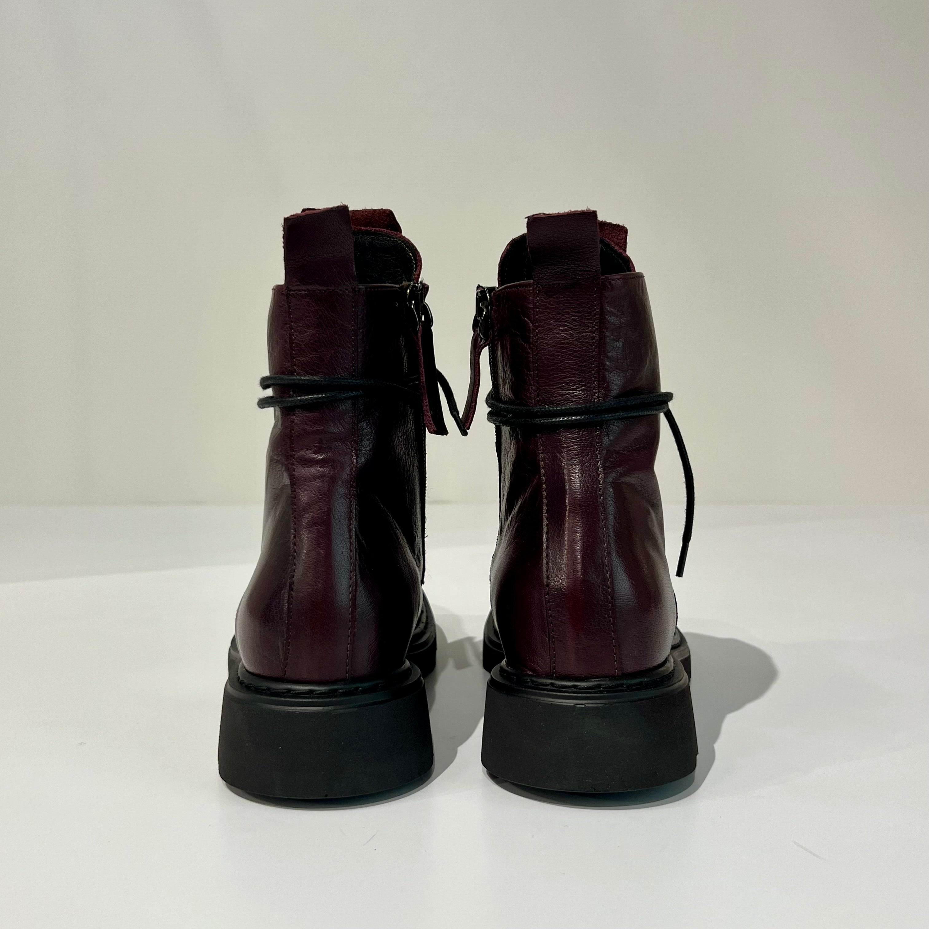 W6-LIVIA07 Anfibio Daytona Burgundy Woman