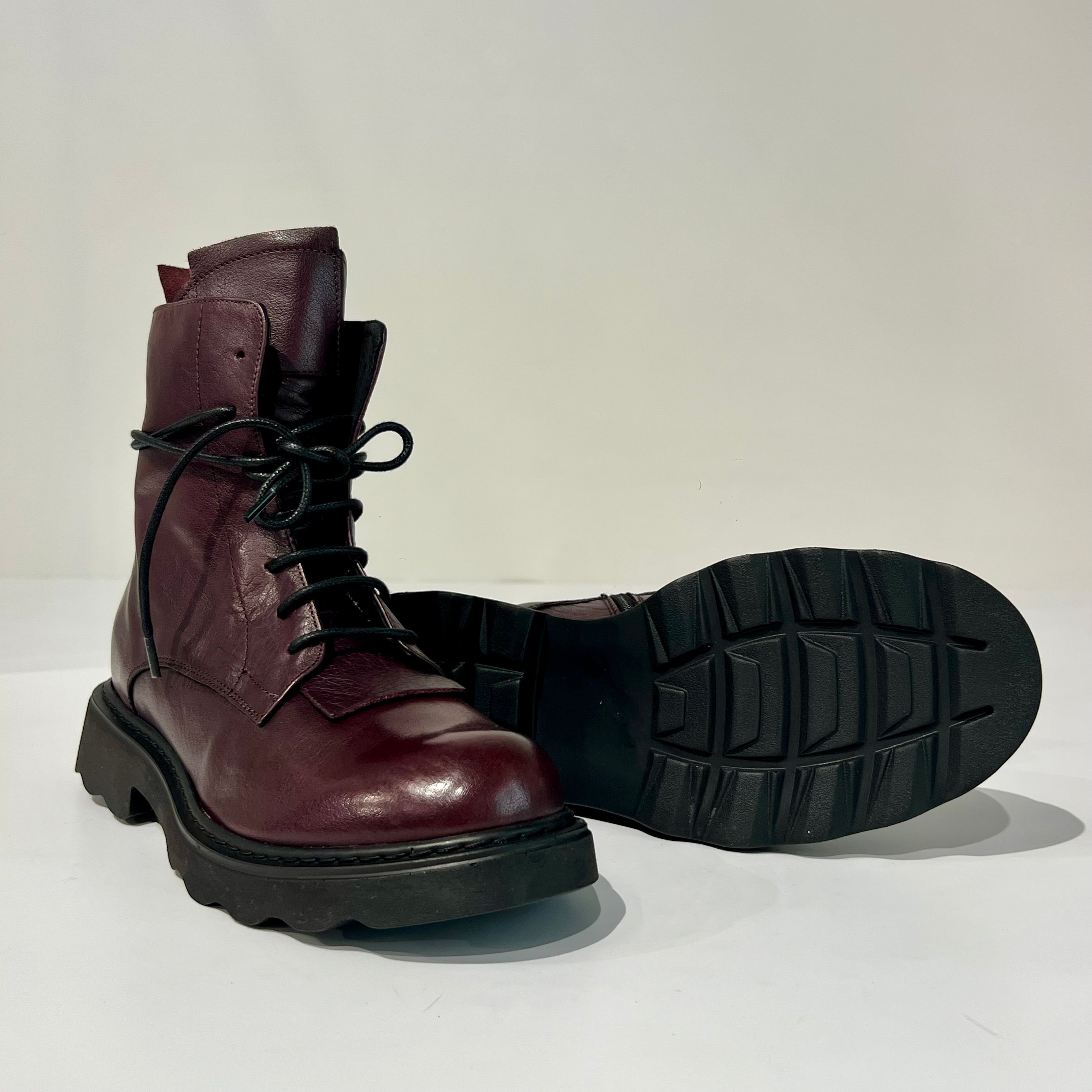 W6-LIVIA07 Anfibio Daytona Burgundy Woman