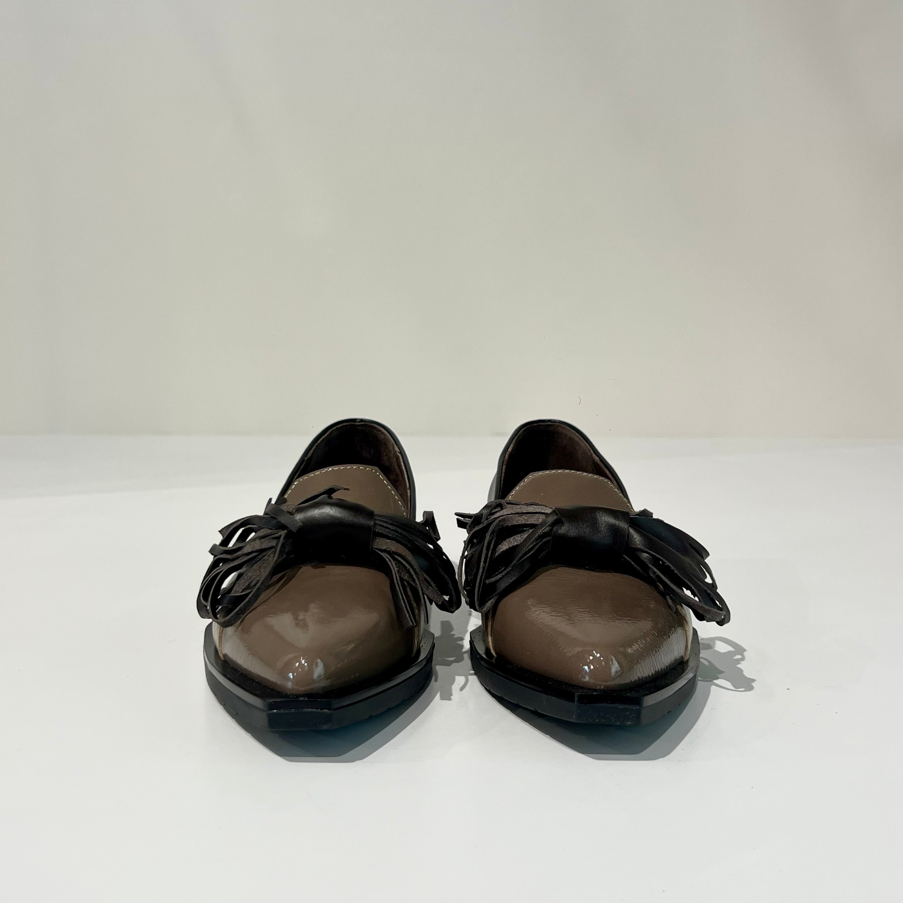 W6-G57-2 Scarpa Fiocco Naplack Taupe/Nero/Moro