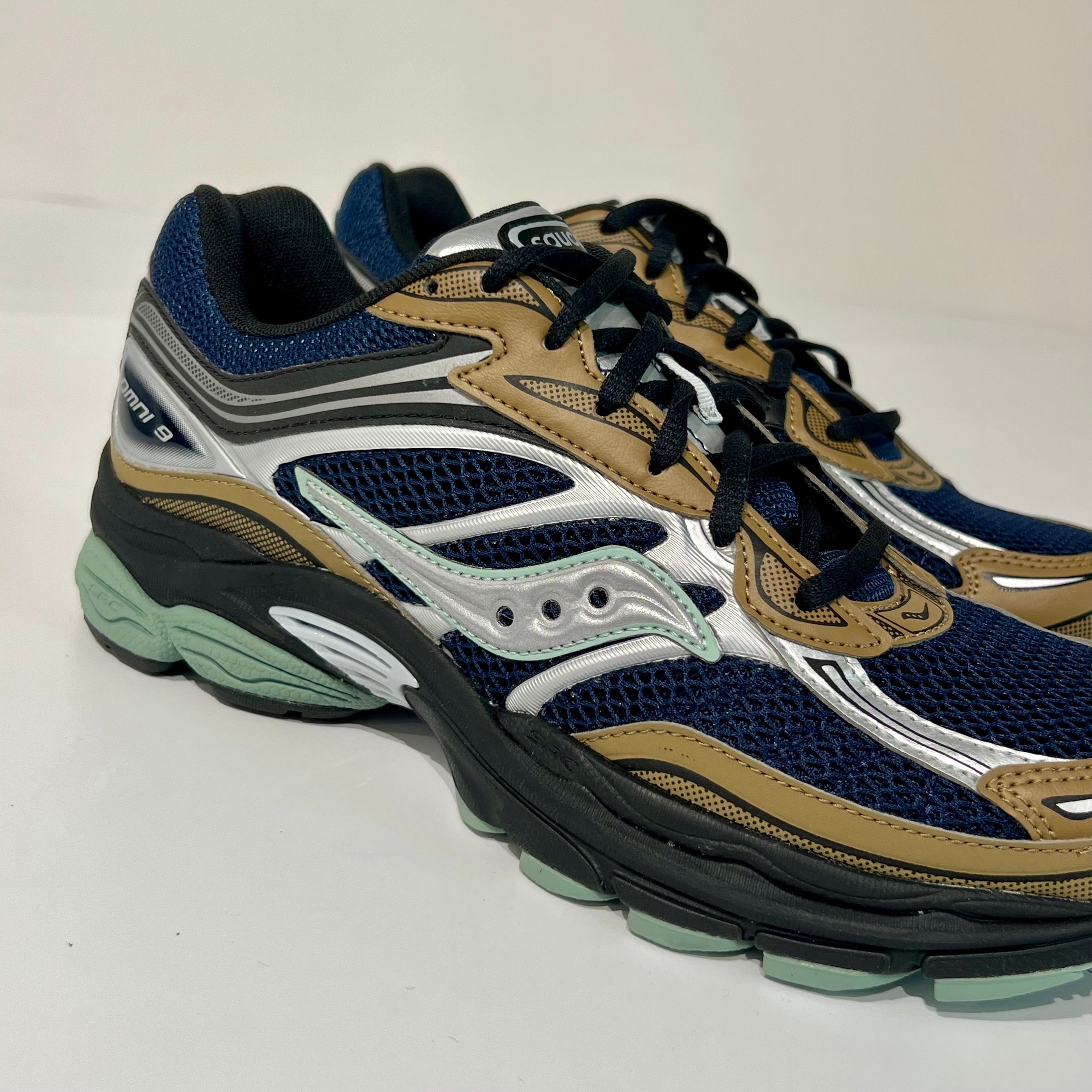 UW5-70832-9 Sneaker ProGrid Omni 9 TMY Brown/Navy