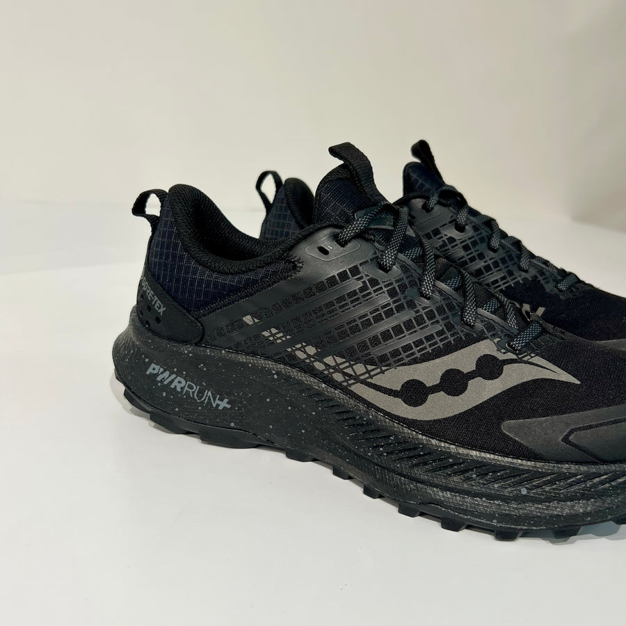 UW5-20953-14 Sneaker Ride Tr2 GTX Triple Black