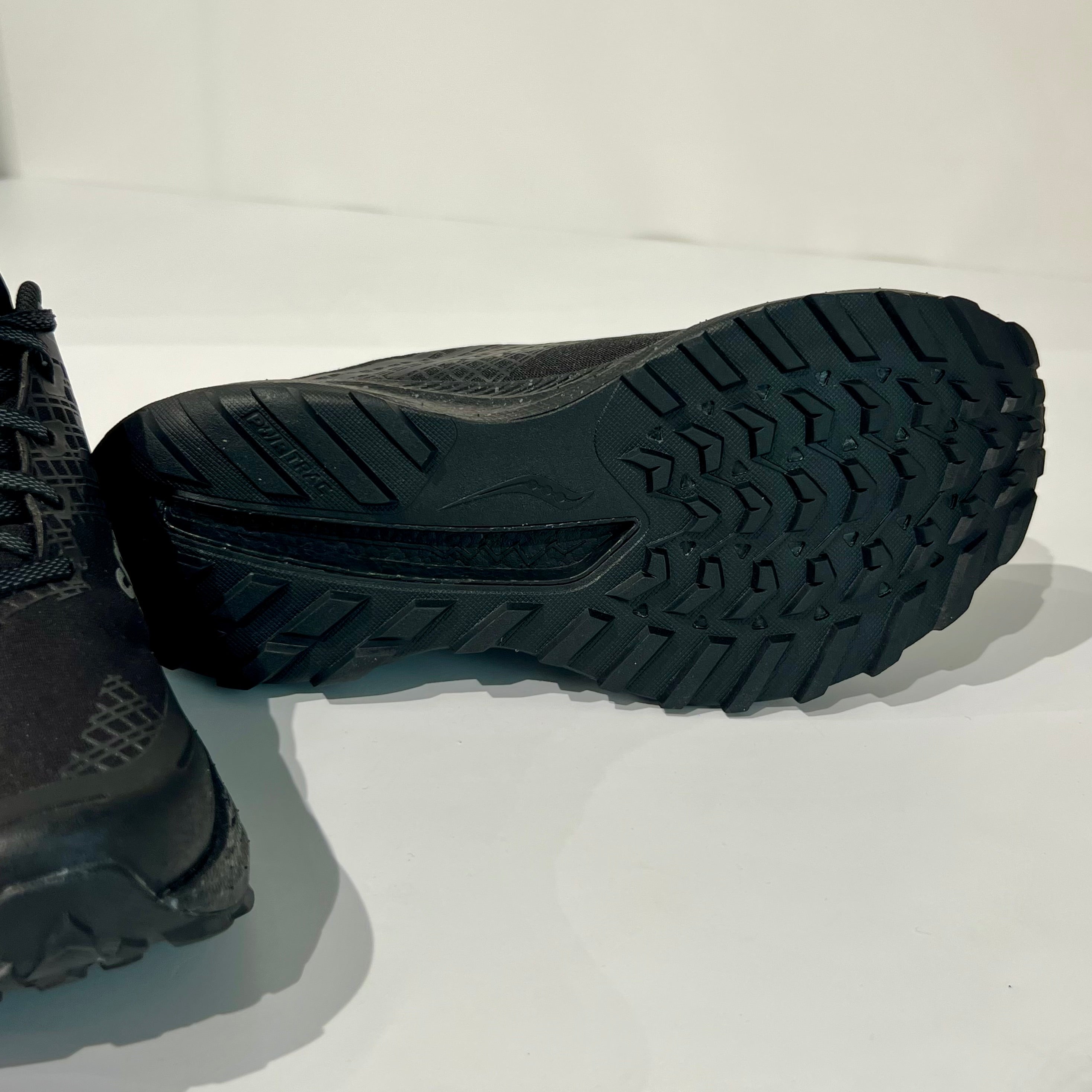 UW5-20953-14 Sneaker Ride Tr2 GTX Triple Black