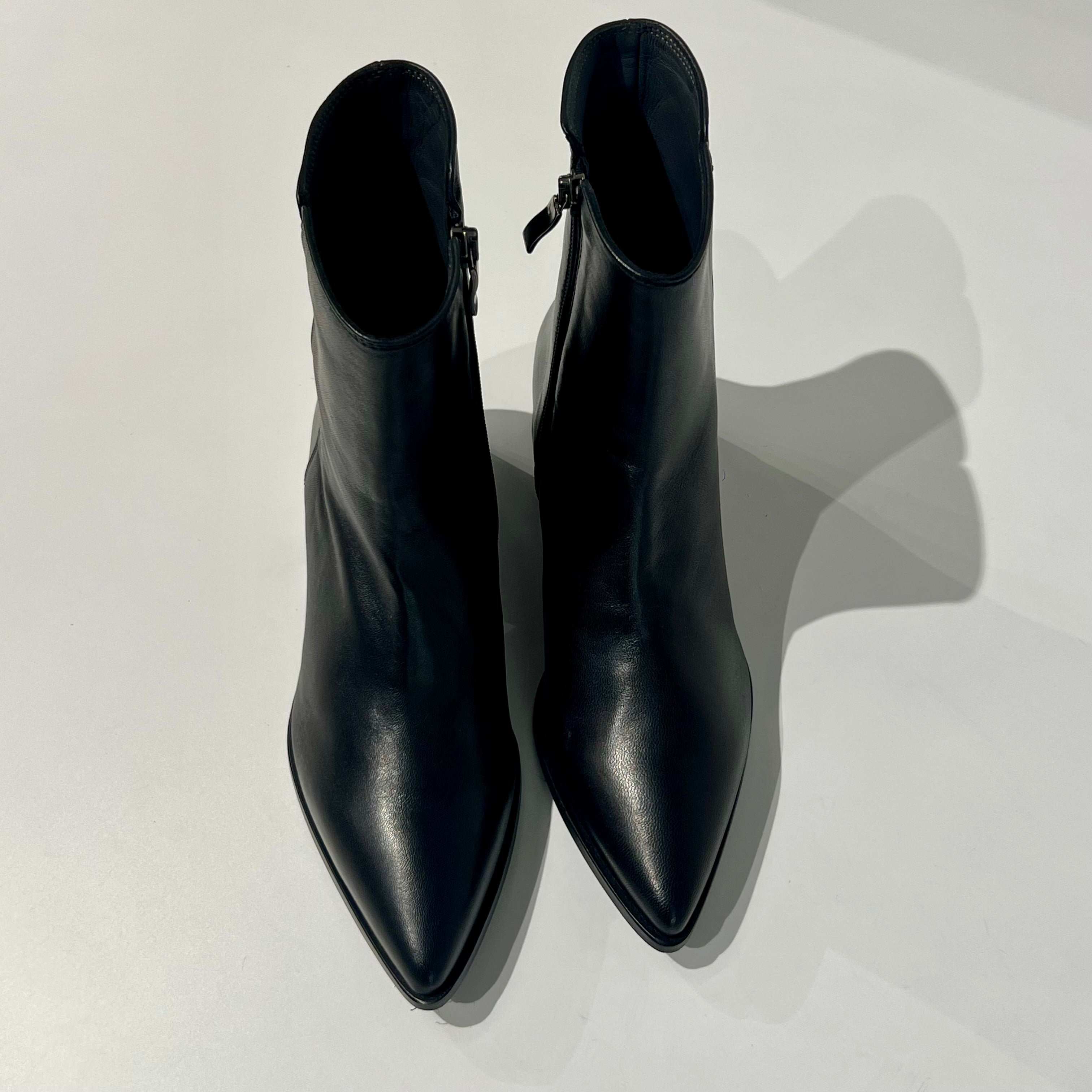 W6-1086 Stivaletto Glove Nero