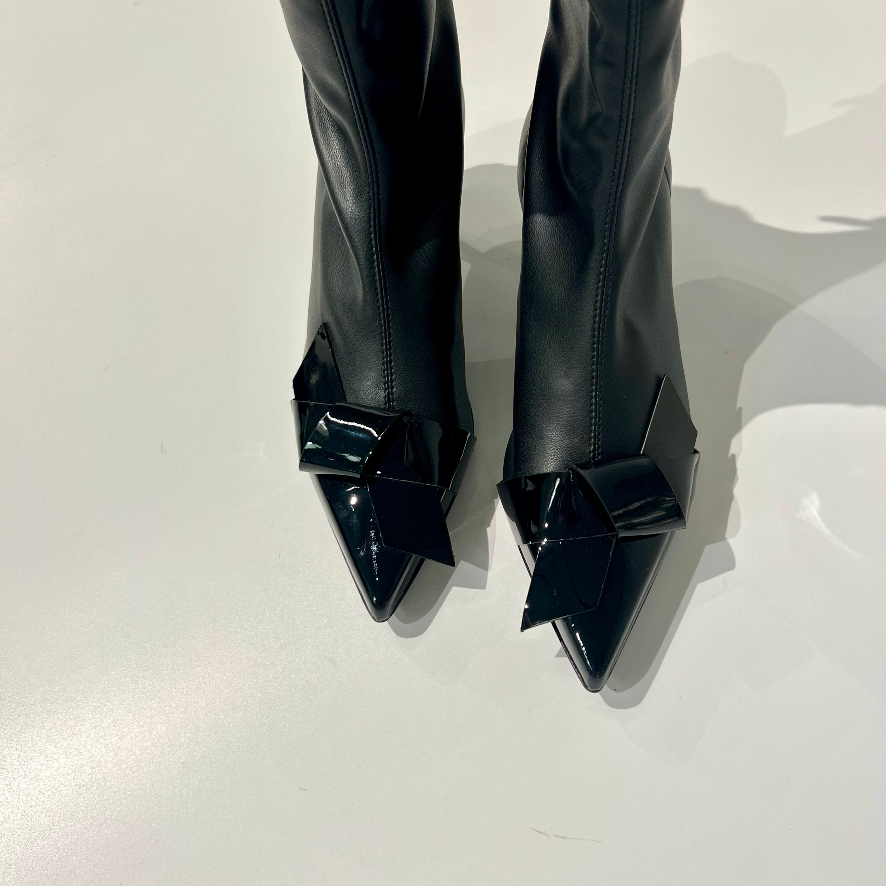 W6-3351 Tronchetto in Tessuto Stretch e Vernice Nero