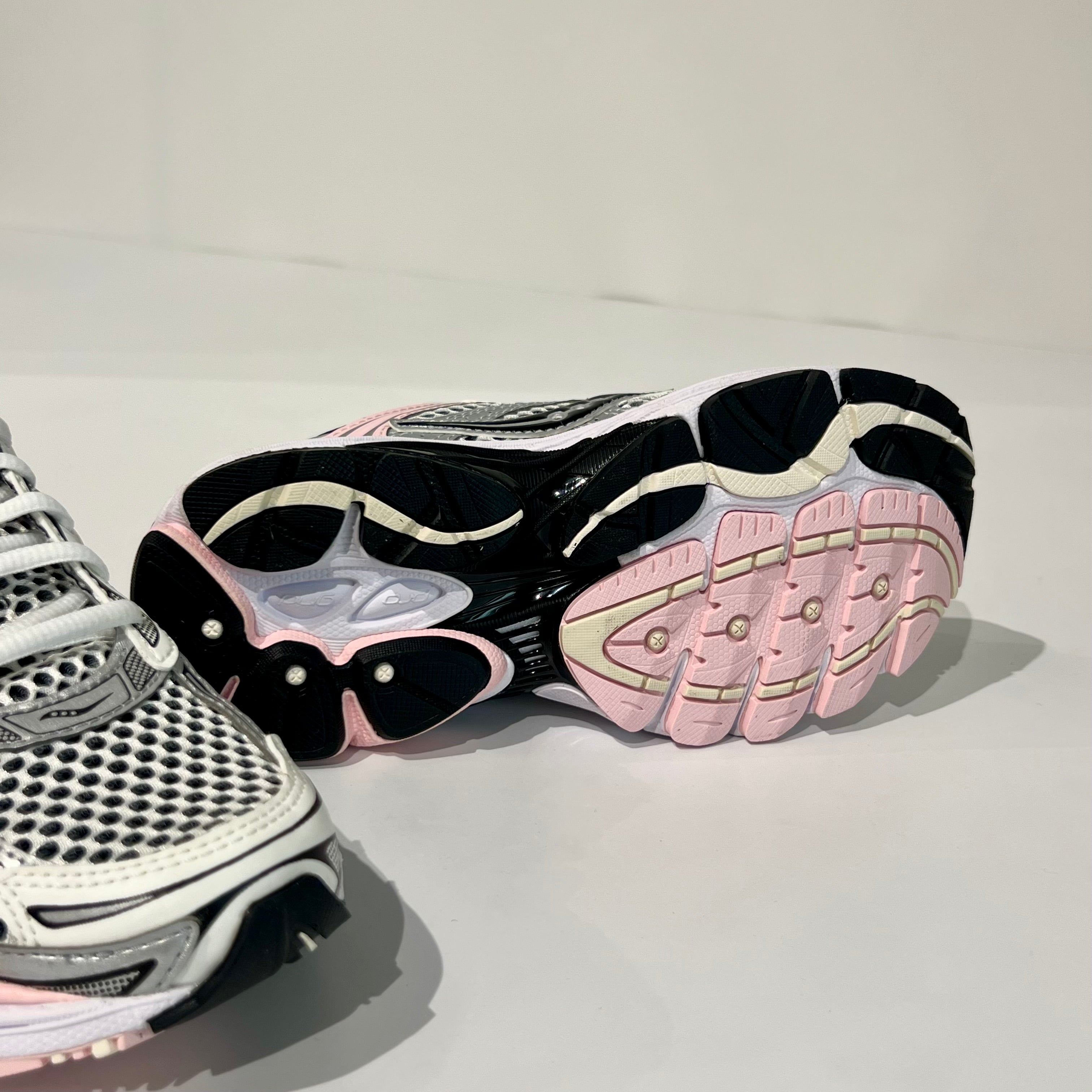 DW5-70739-16 Sneaker ProGrid Omni 9 Silver/Pink