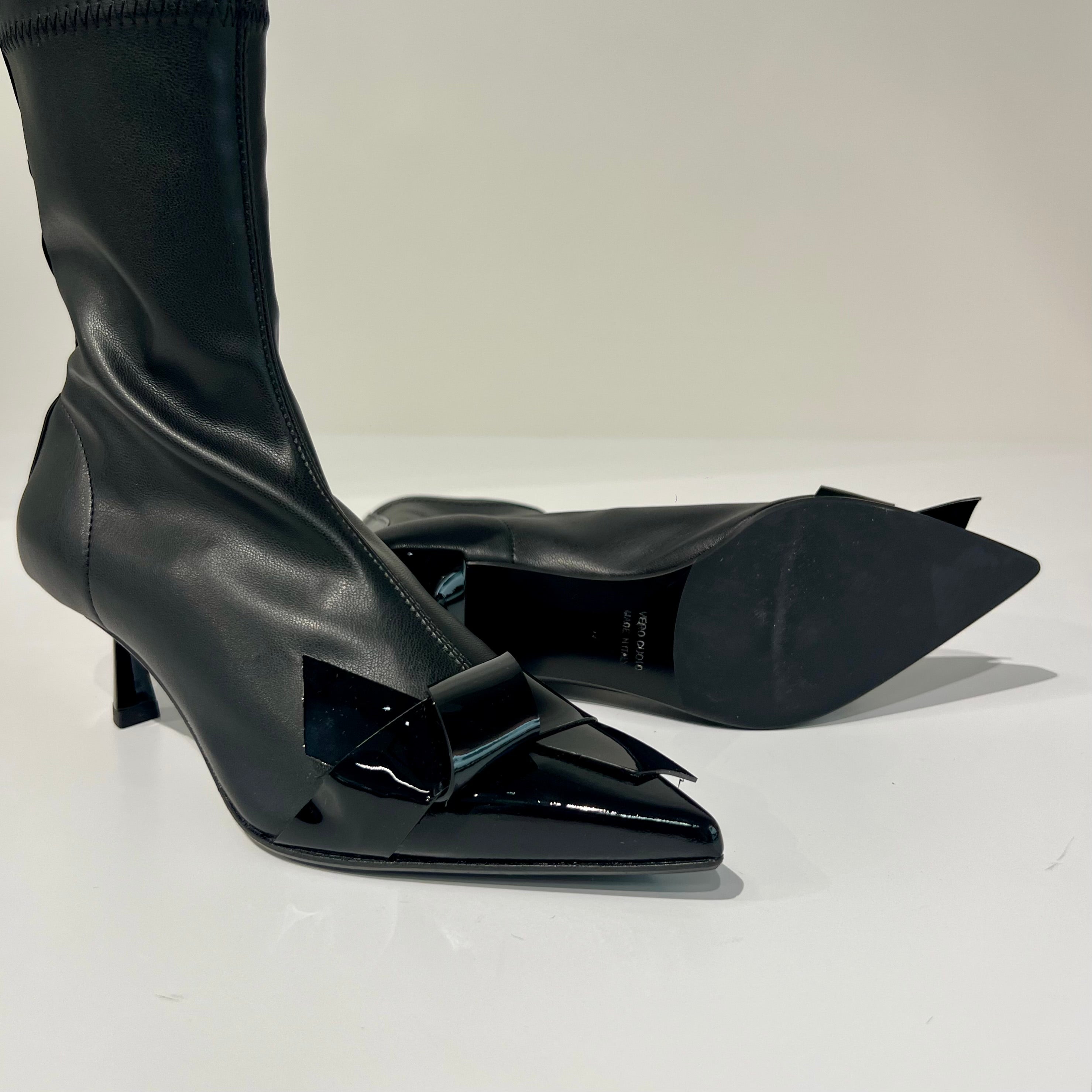 W6-3351 Tronchetto in Tessuto Stretch e Vernice Nero