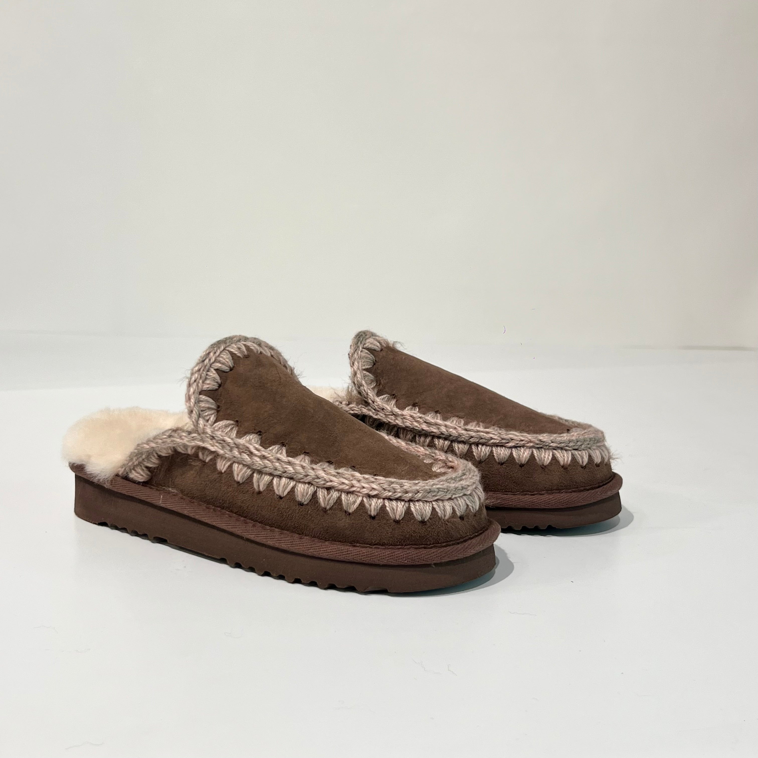 W5-Eskimo Slipper Brown Pepper
