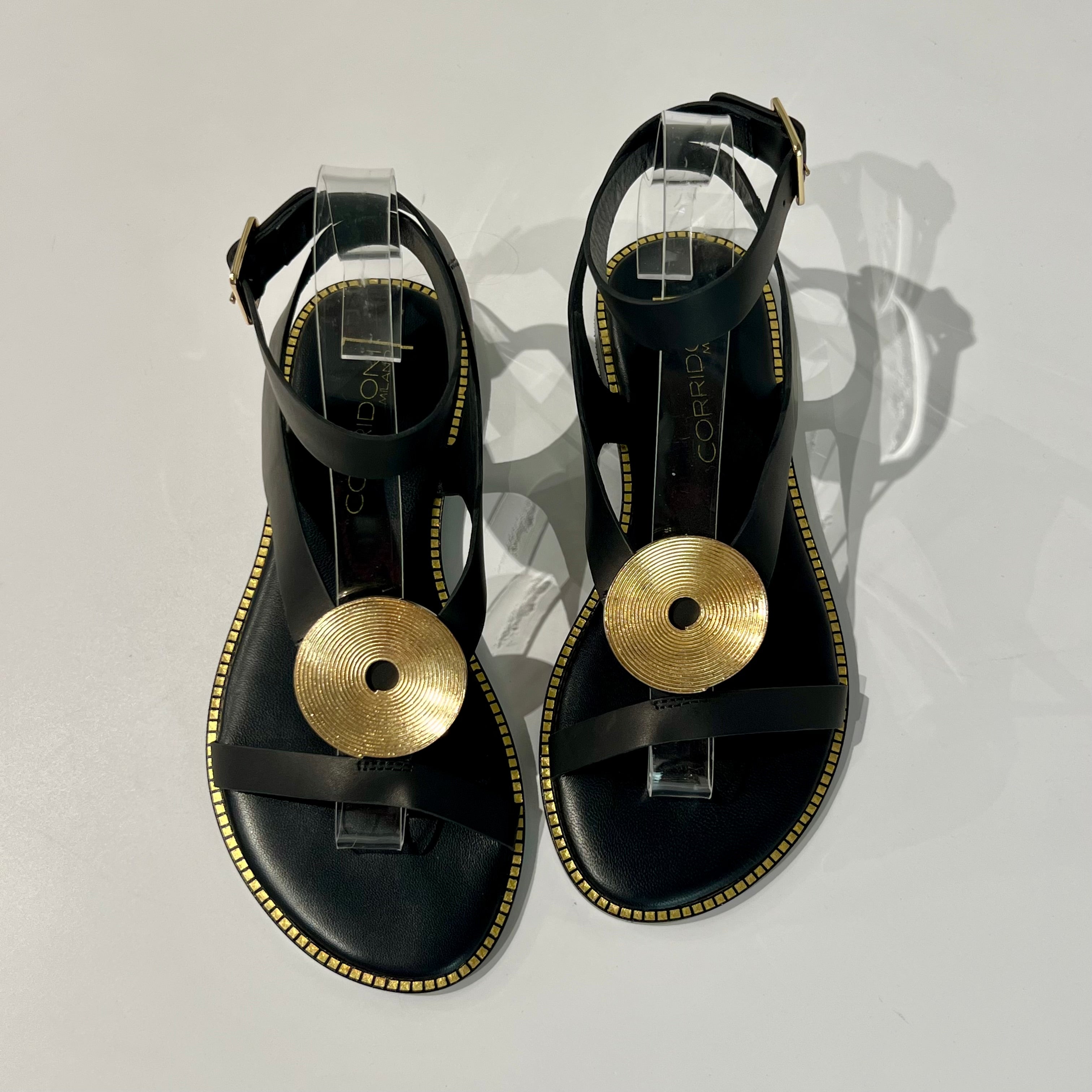 S6-8551 Sandalo con Cinturino a Caviglia Dettaglio Gold Black