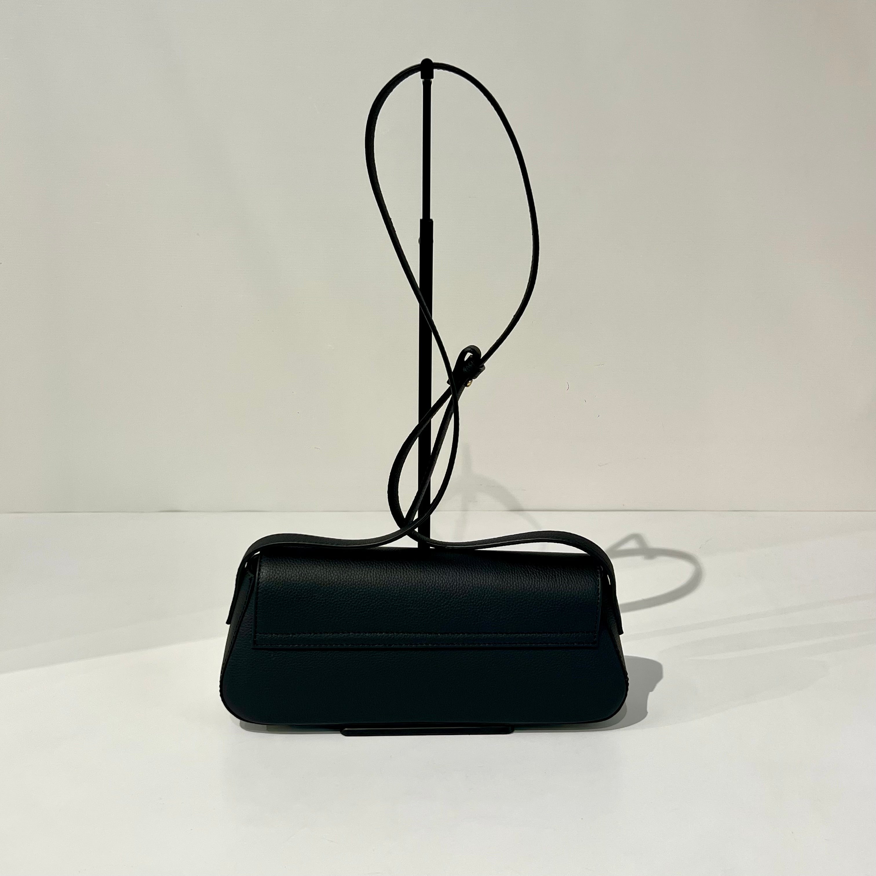 W6-2943 CECILIA Baguette Wilm Small Black