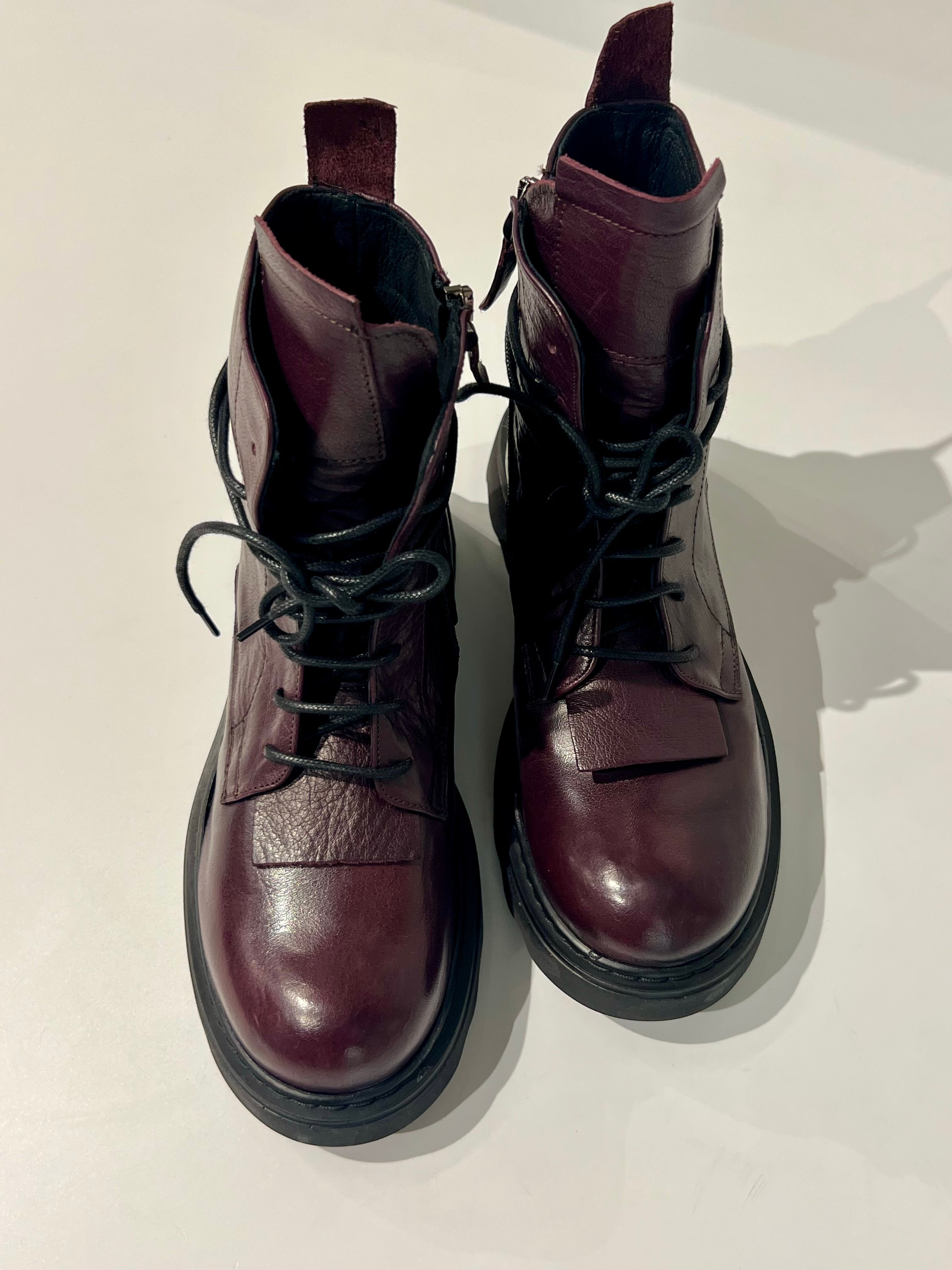 W6-LIVIA07 Anfibio Daytona Burgundy Woman