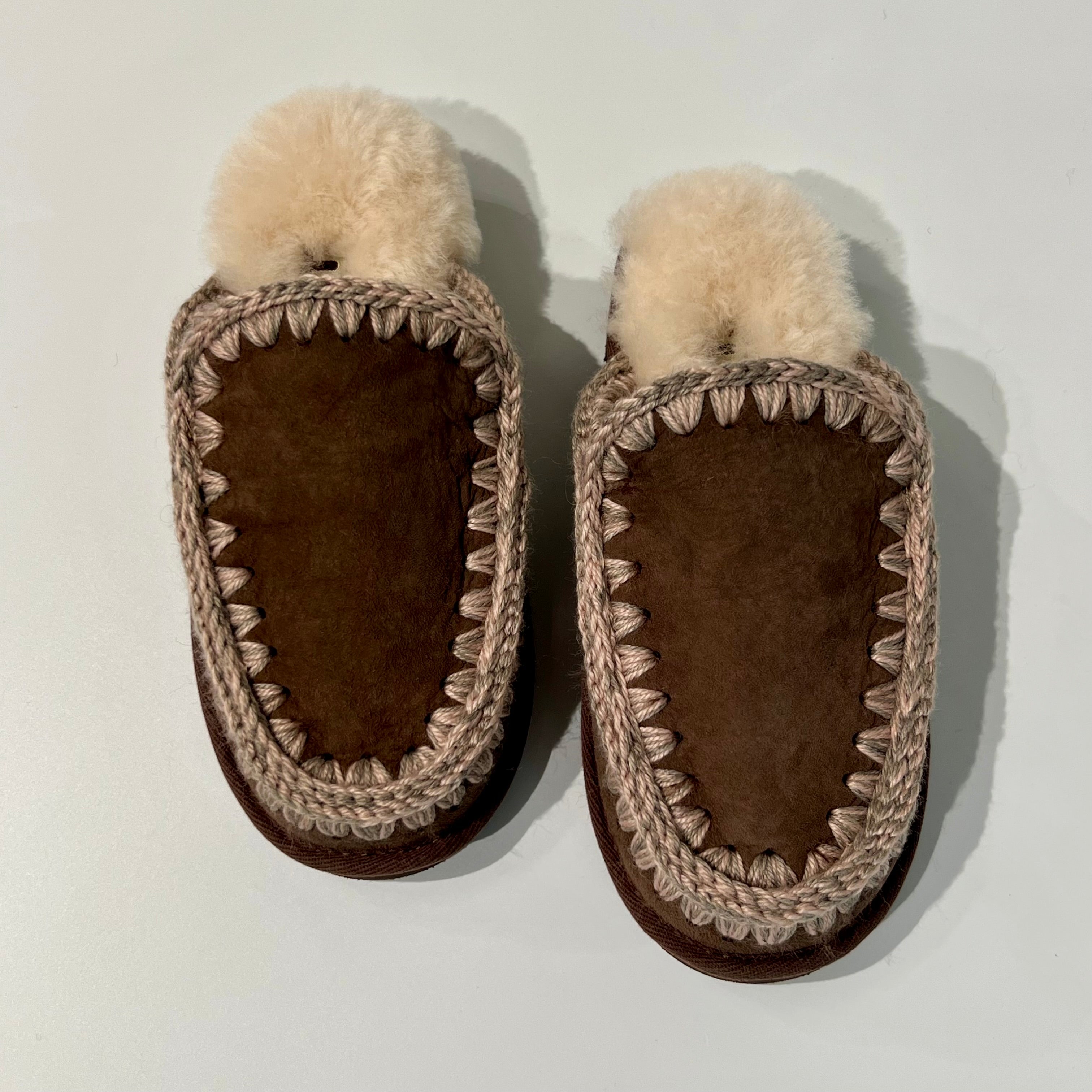W5-Eskimo Slipper Brown Pepper