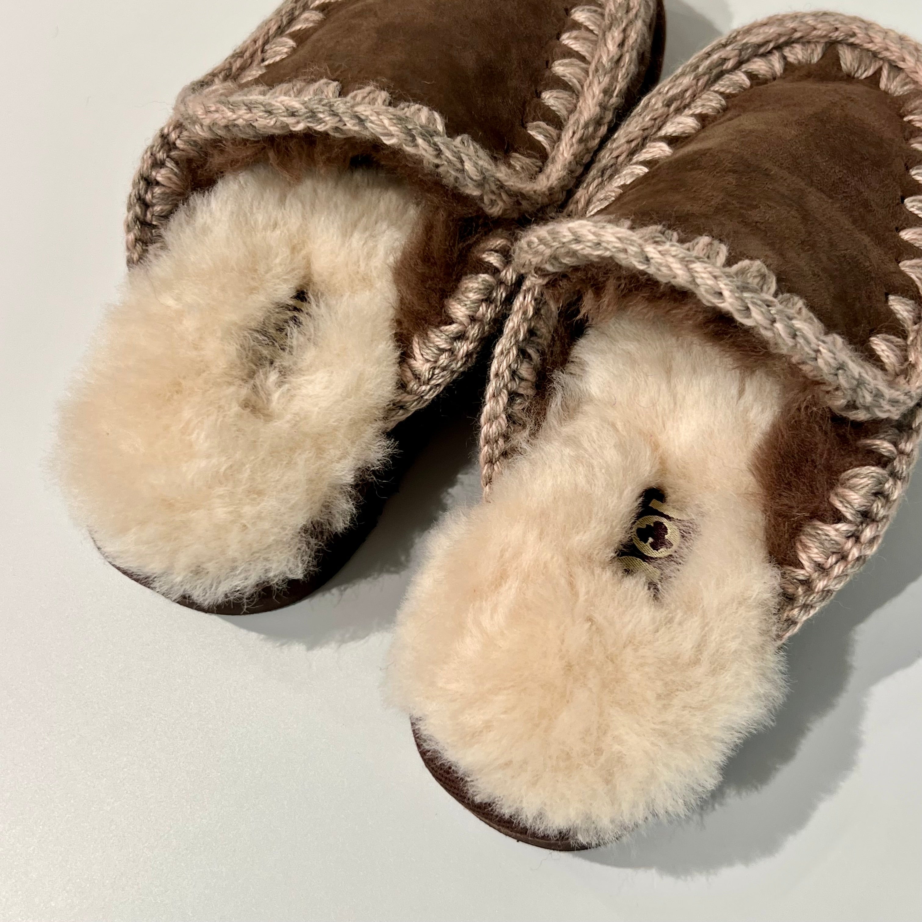 W5-Eskimo Slipper Brown Pepper