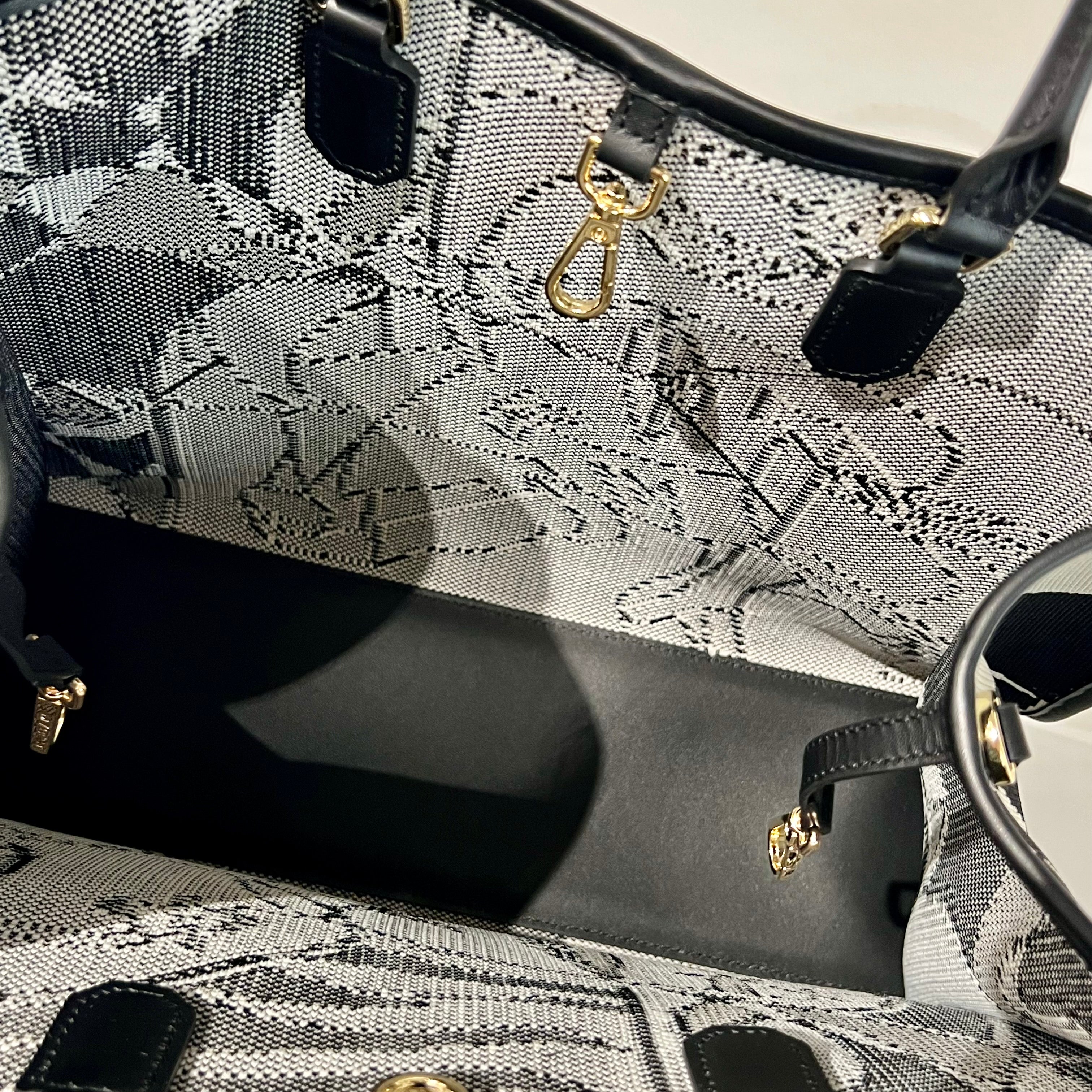 W6-3007 ATENA GUERNICA Grey