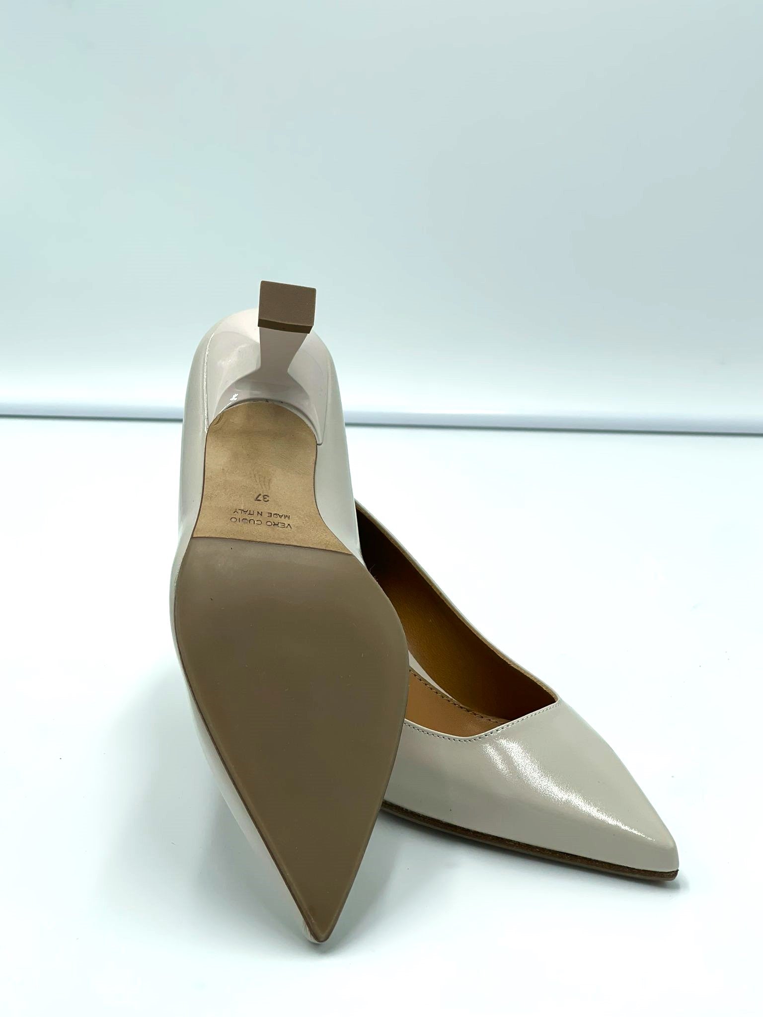 W3-1902 Decollete Milk