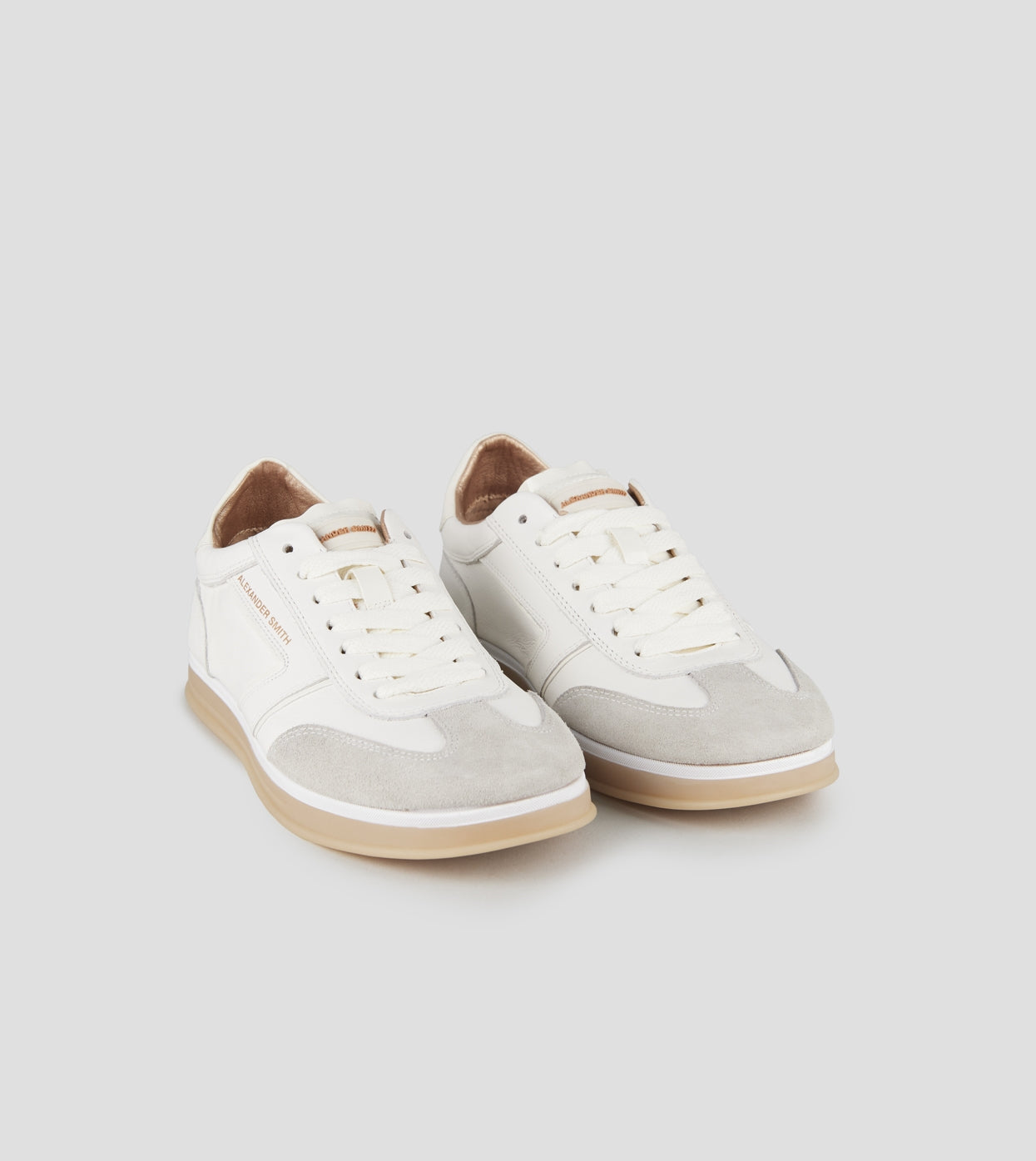 DS6-THAMES Off White Woman