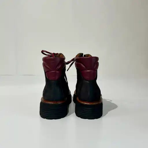 W5-9976 Pedula Suede Carbone/Bordeaux