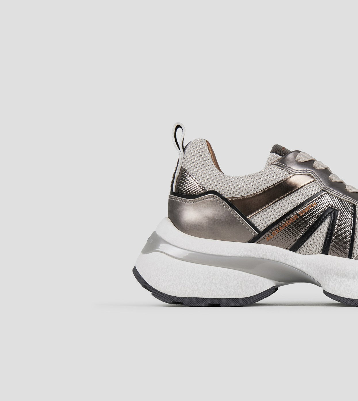 DW5-VICTORIA Dark Silver-Black Woman