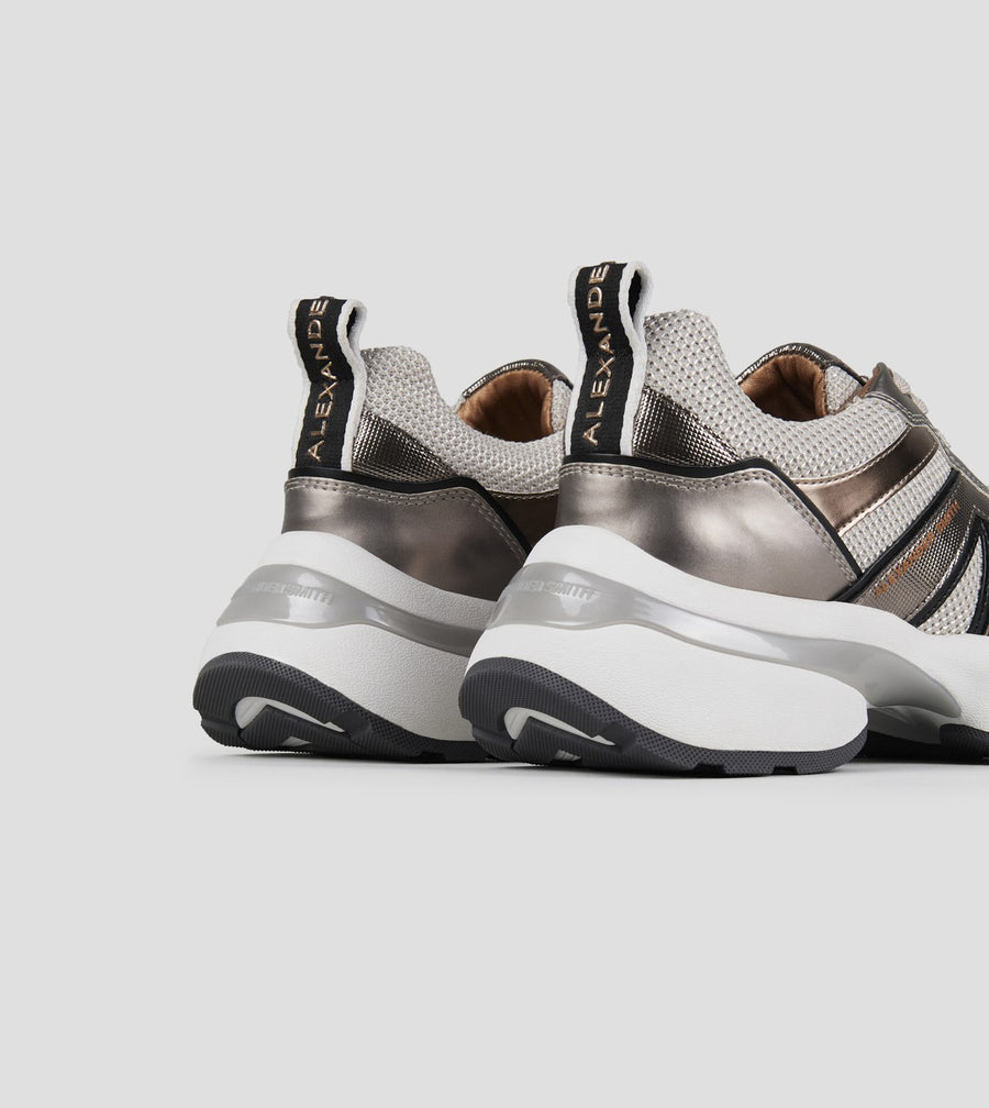 DW5-VICTORIA Dark Silver-Black Woman