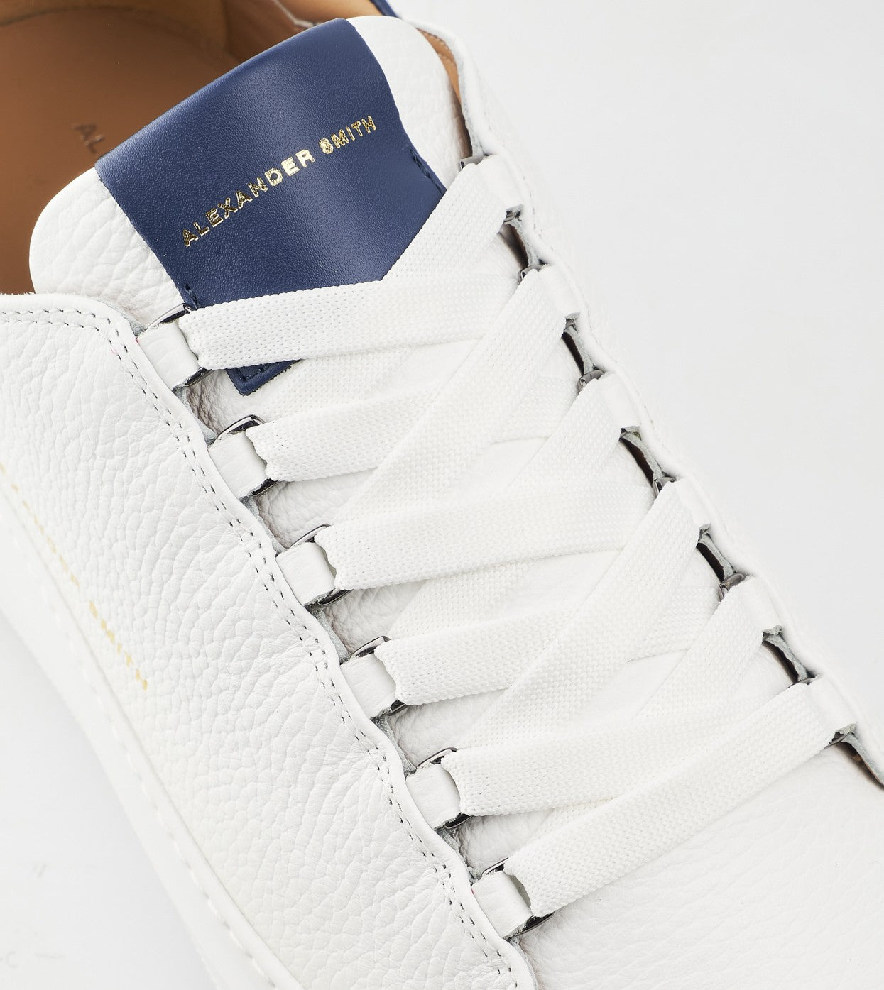 US4-Wembley White/Blue Man