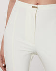 8P0463 Pantalone Slim Coconut White