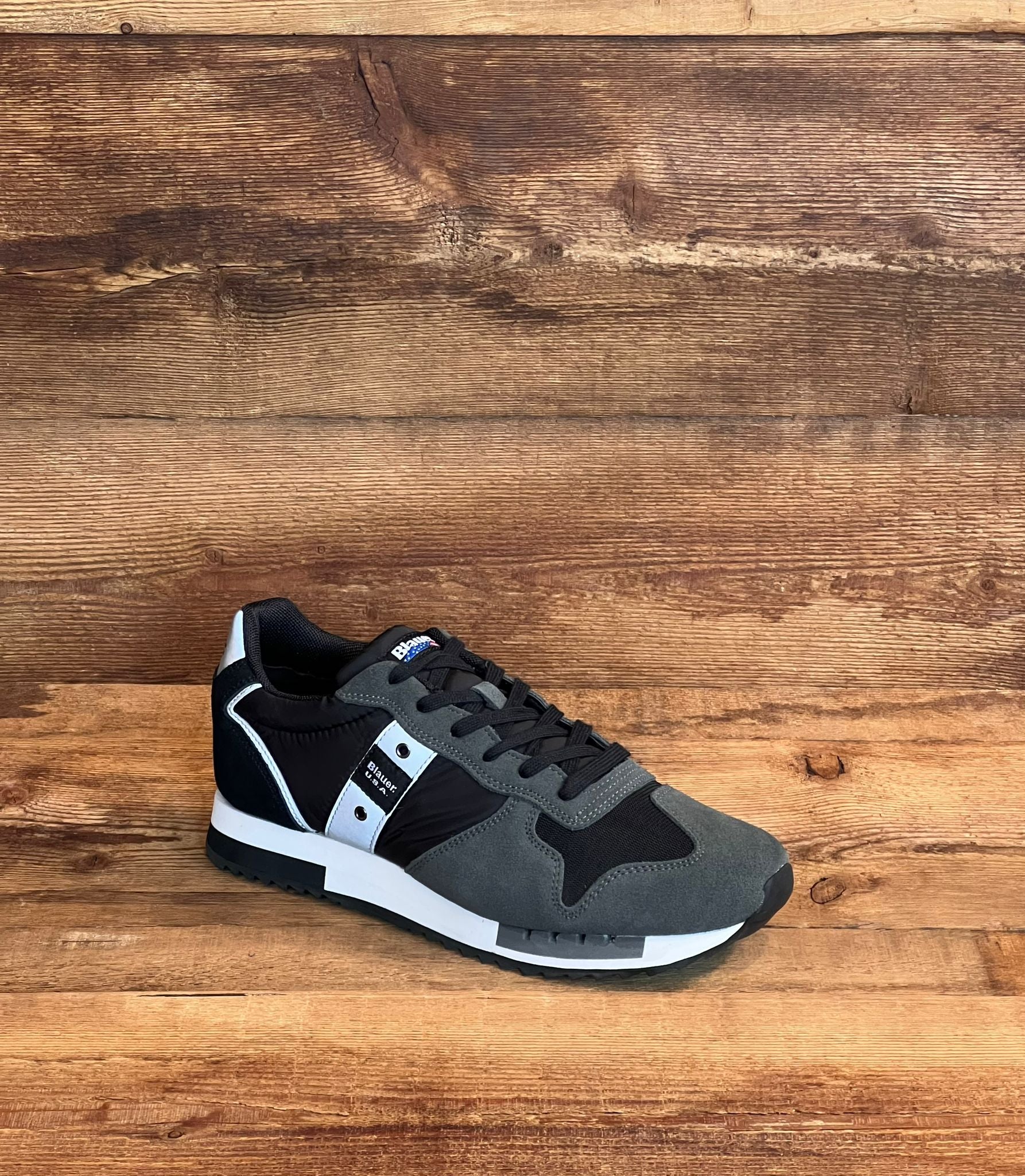 W2-Queens Sneakers Mes Black Man