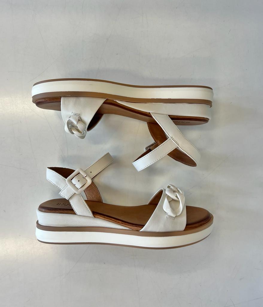 113064 Sandalo Zeppa Catena Crema