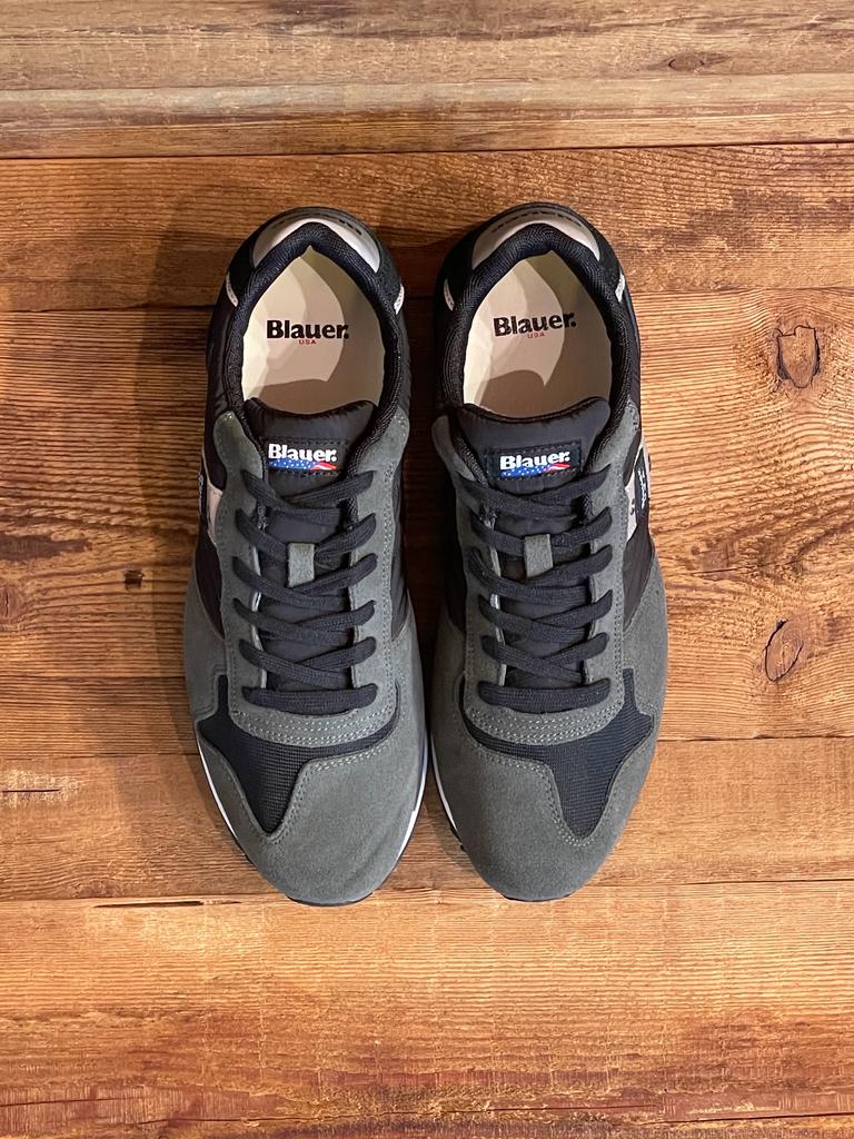 W2-Queens Sneakers Mes Black Man