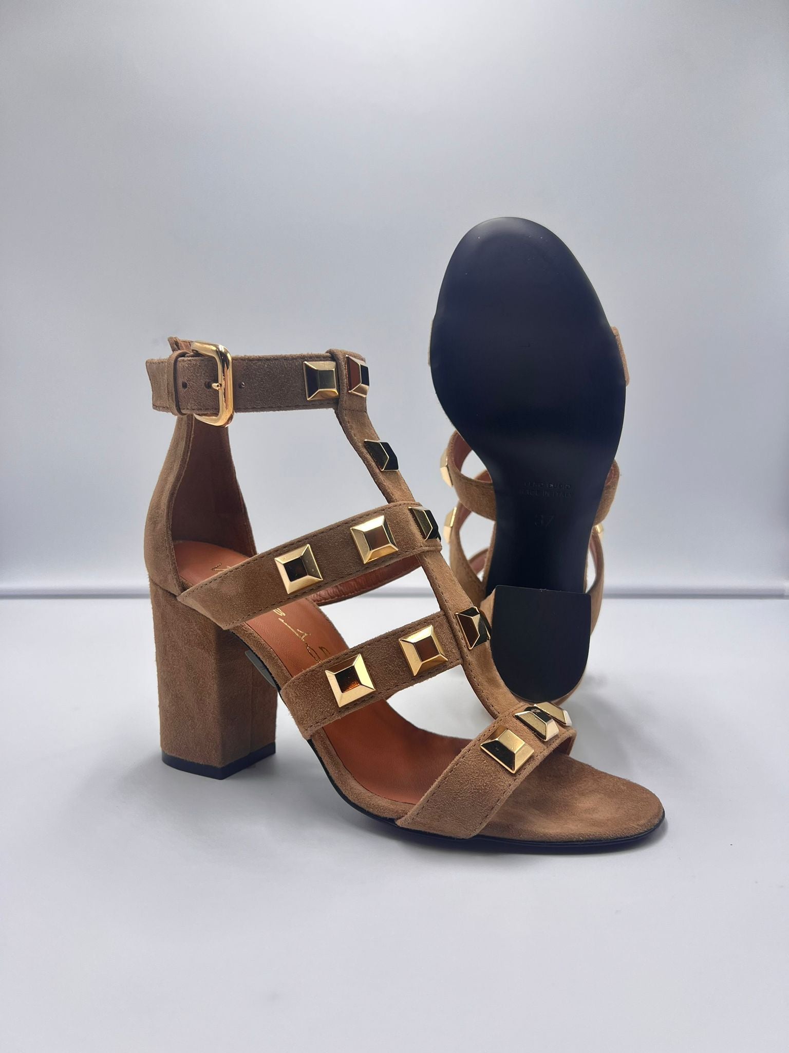 3703 Sandalo Borchie Tacco Largo 7cm Camoscio Sella